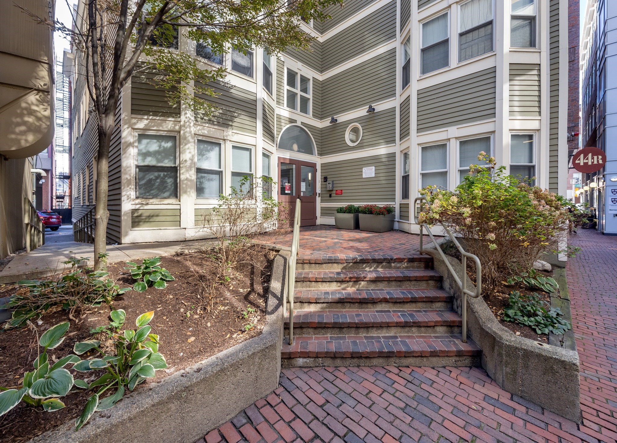 44r Brattle St Property Photo 2
