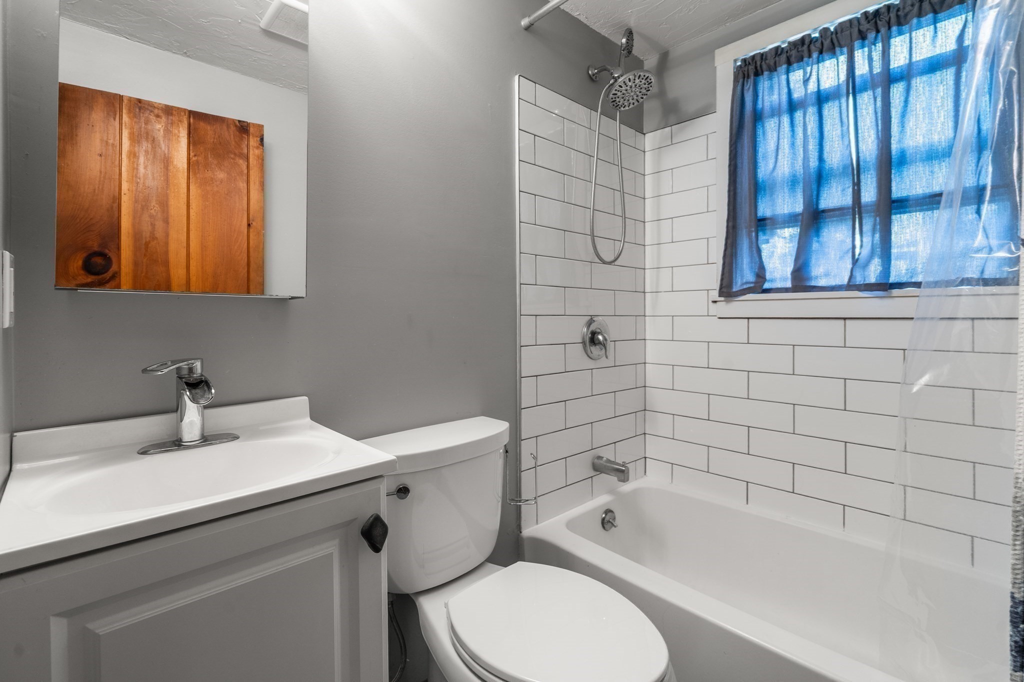 24 Avenue C Property Photo 7
