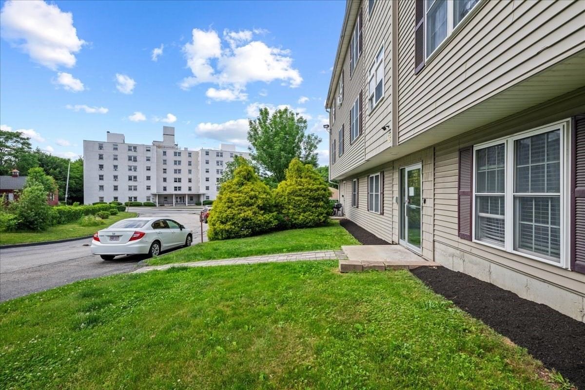 1 Hatfield St # 5 Property Photo 17