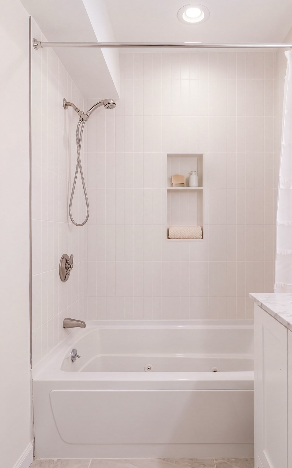 528 E 7th Street # 3 Property Photo 14