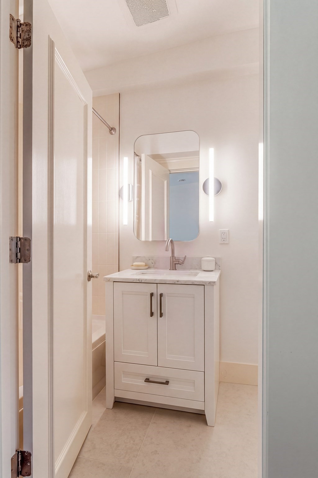 528 E 7th Street # 3 Property Photo 15