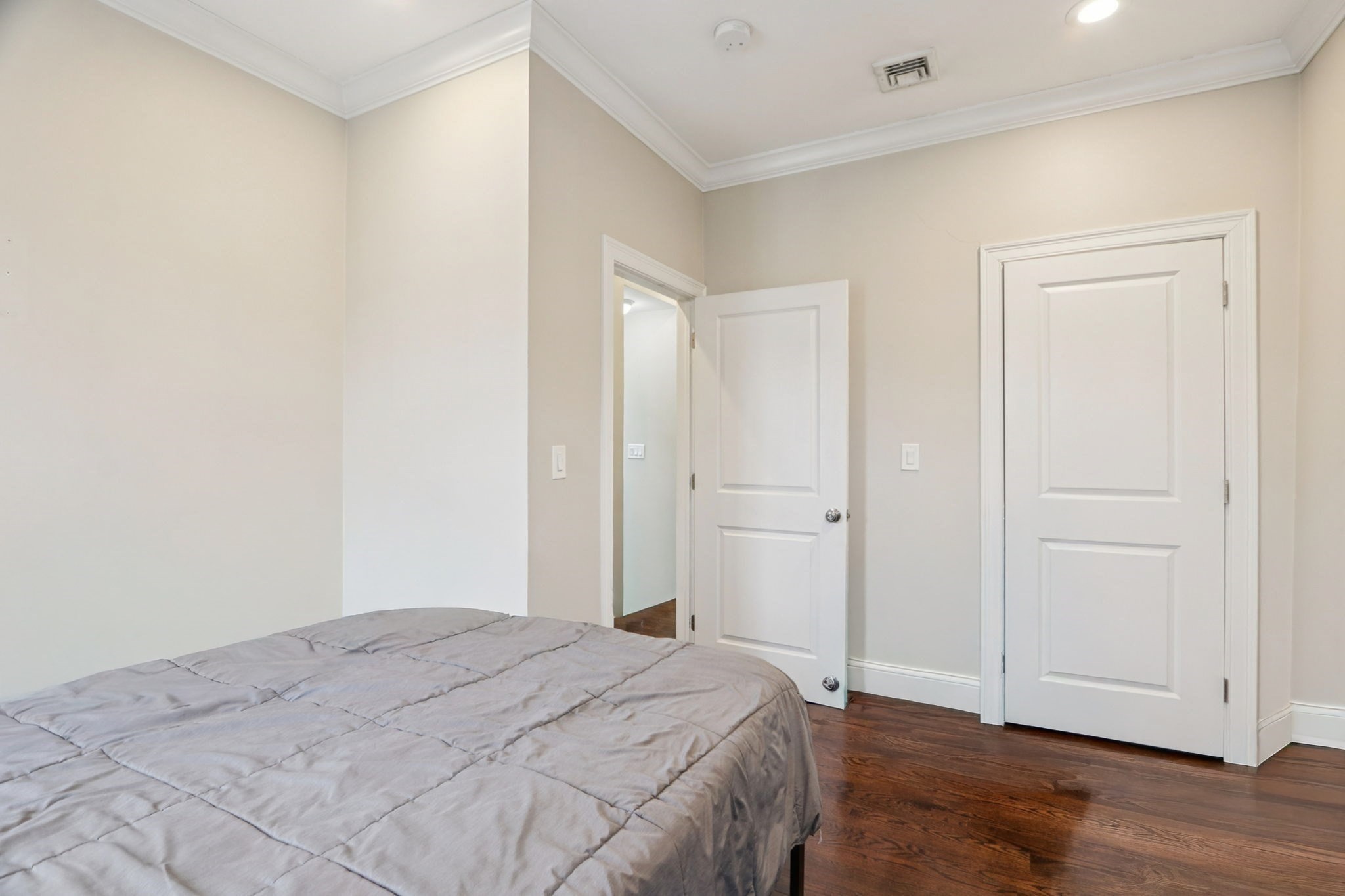 1048 Saratoga Street # 3 Property Photo 12