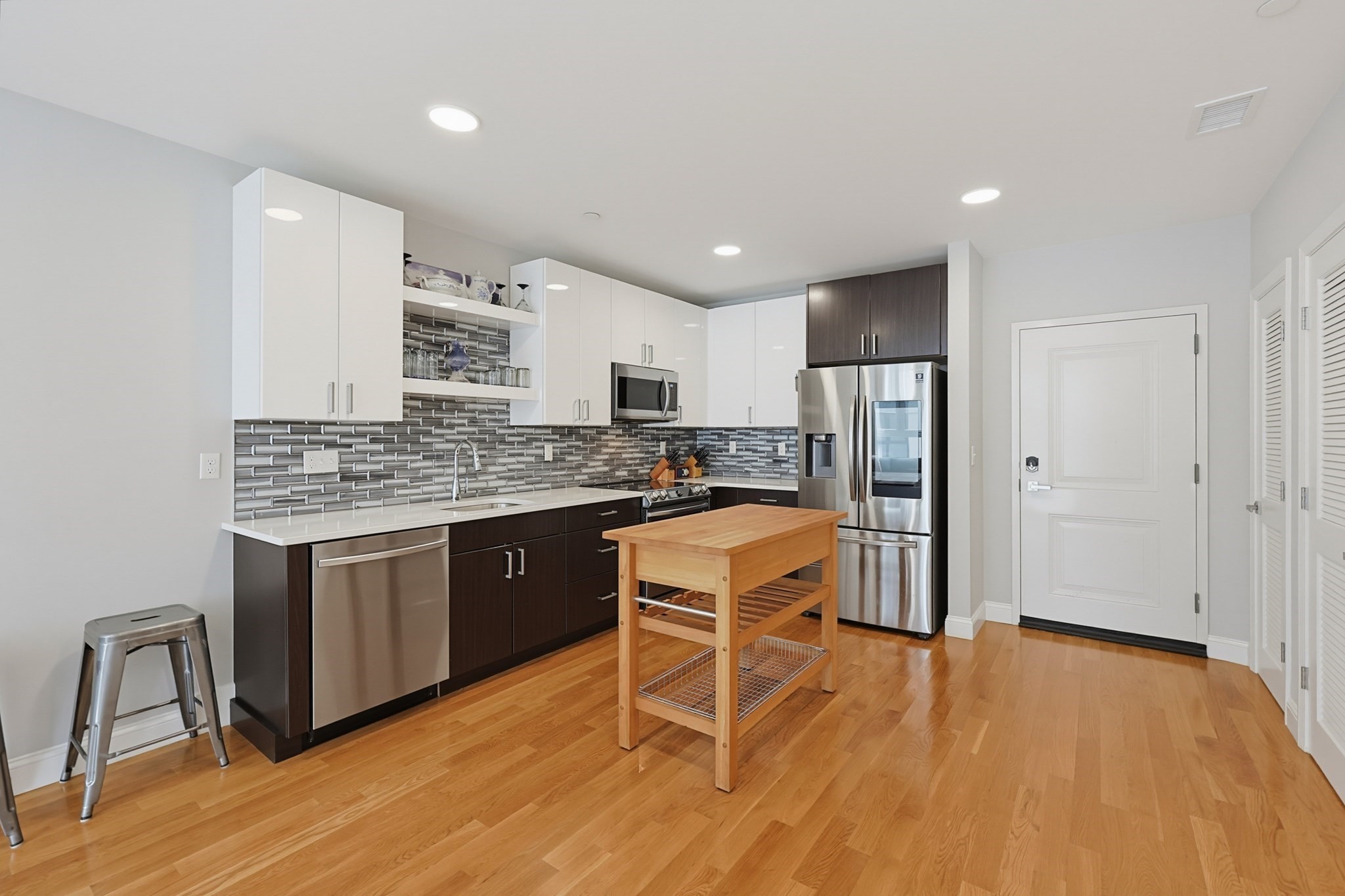 10 Taber # 206 Property Photo 1