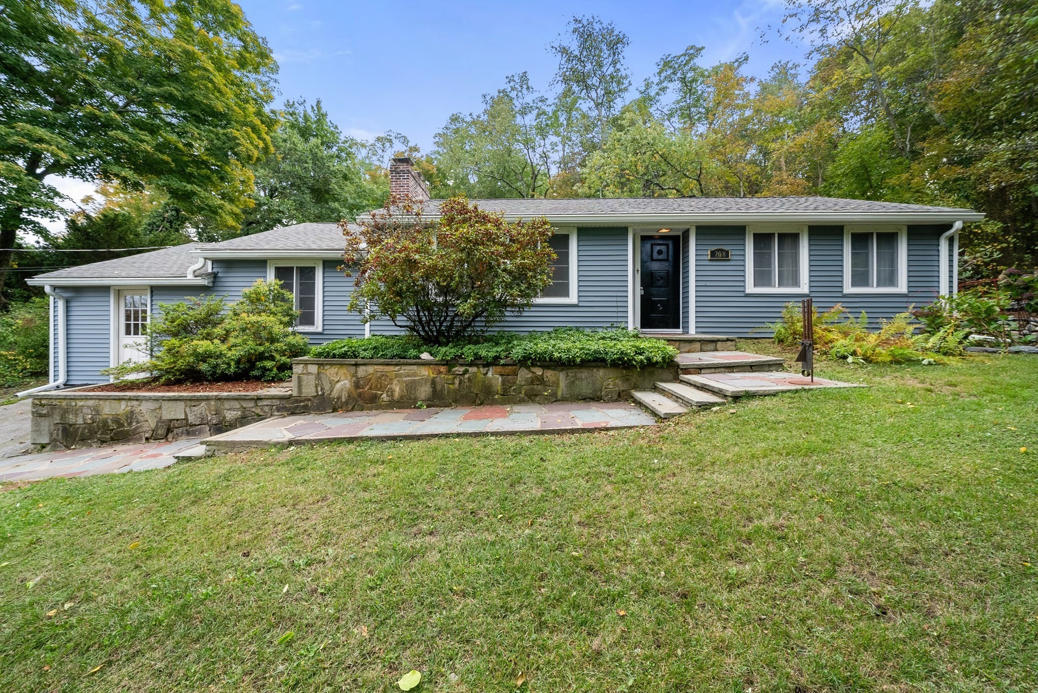 208 Mount Vernon Rd E