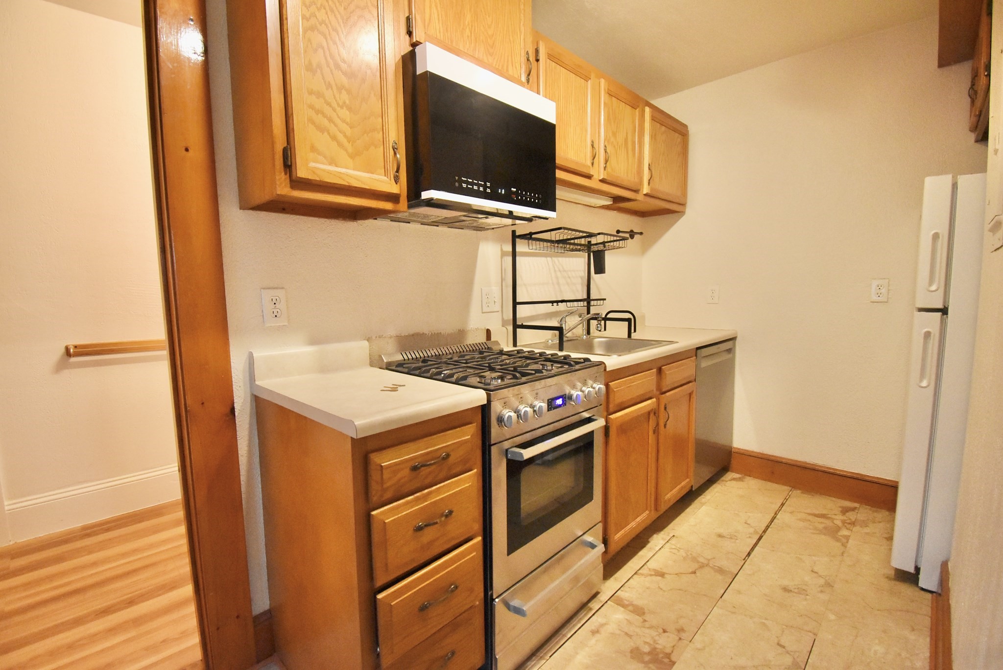 37 Railroad Ave # 8 Property Photo 1