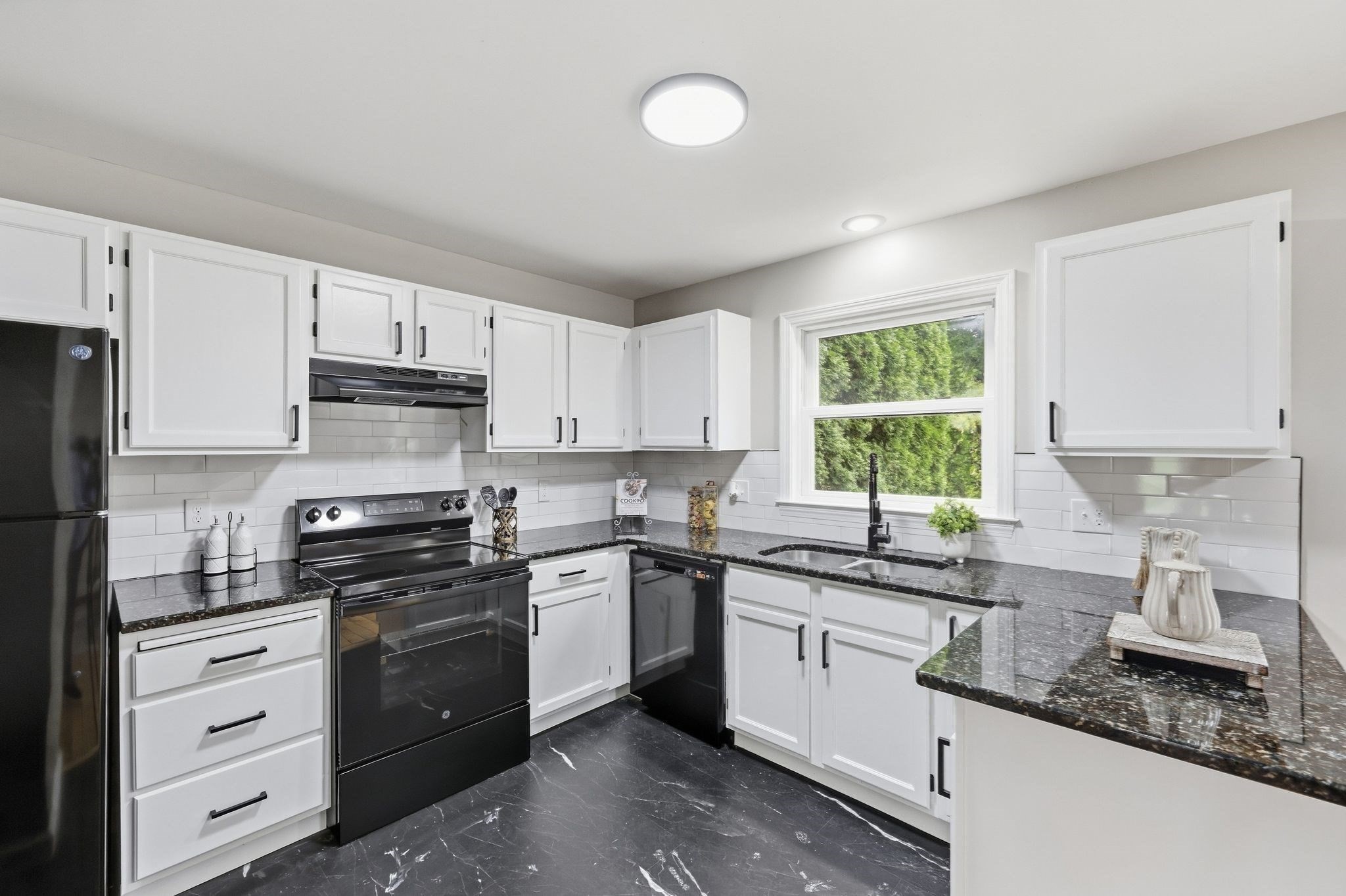 6 Boynton Road # B Property Photo 6