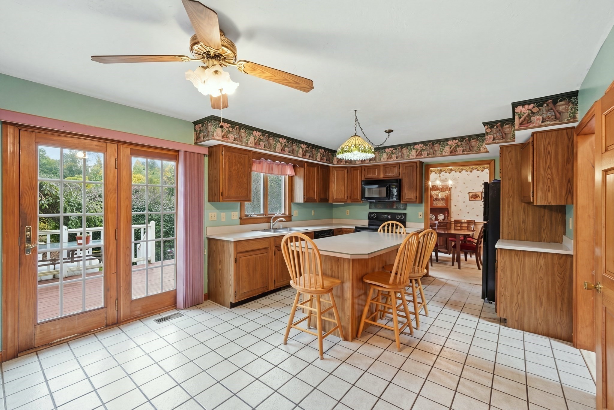 235 Pierce Rd Property Photo 3