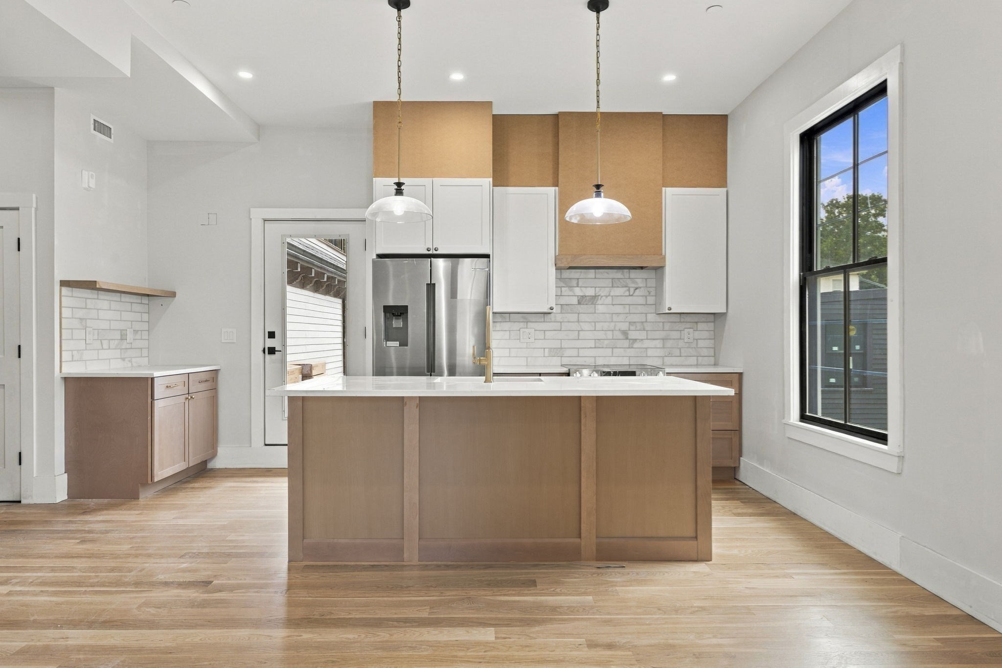 93 Moreland Street Property Photo 3
