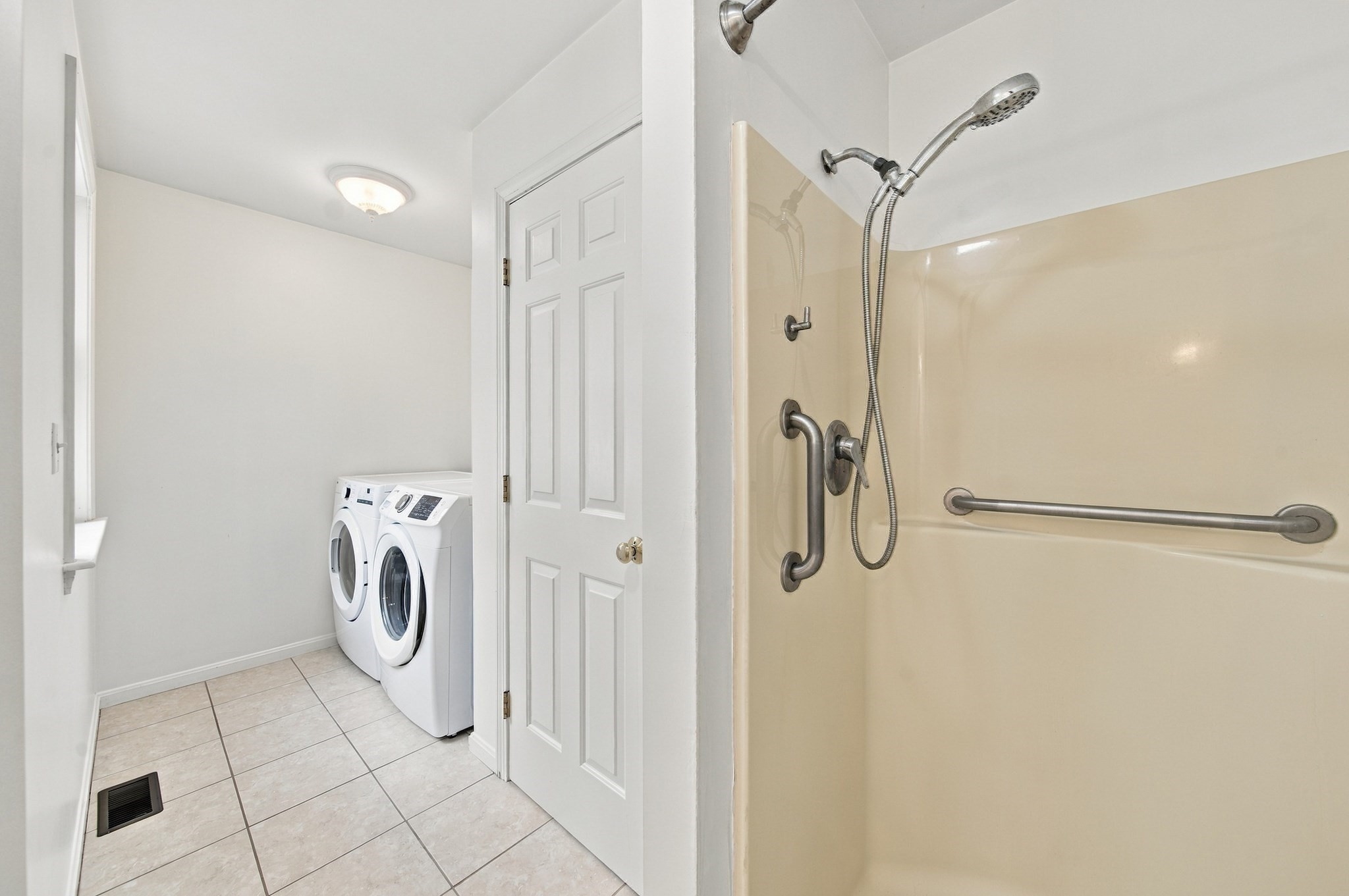80 Grove St Property Photo 9