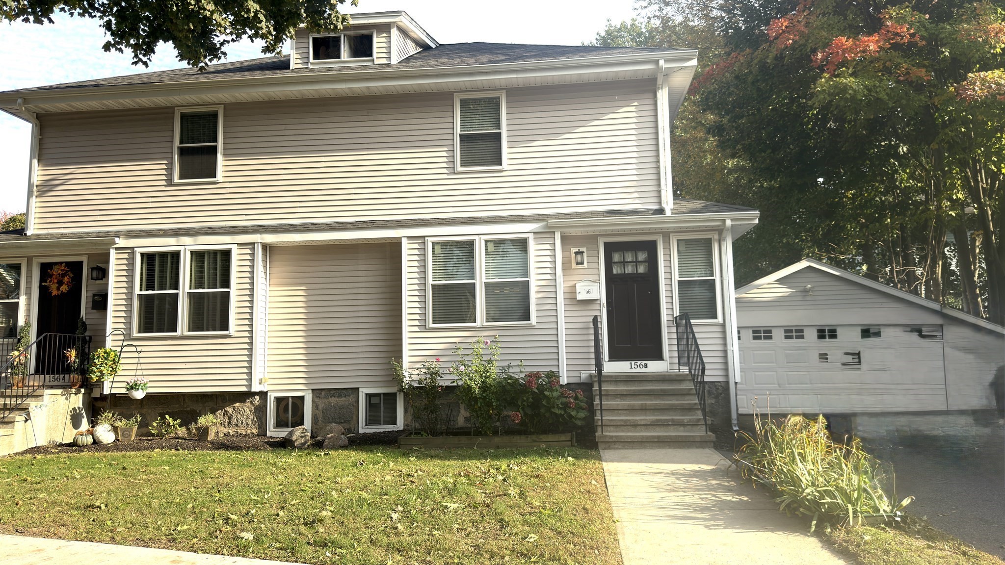 156 Elmwood Ave # B Property Photo 2