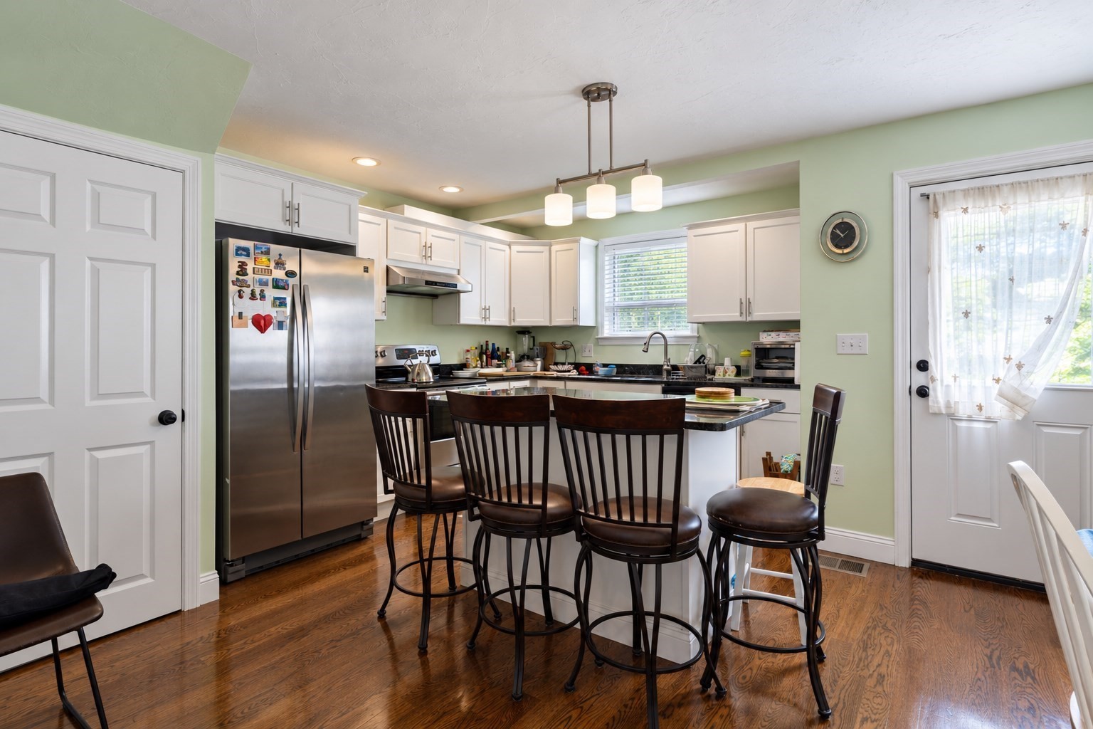 156 Elmwood Ave # B Property Photo 9