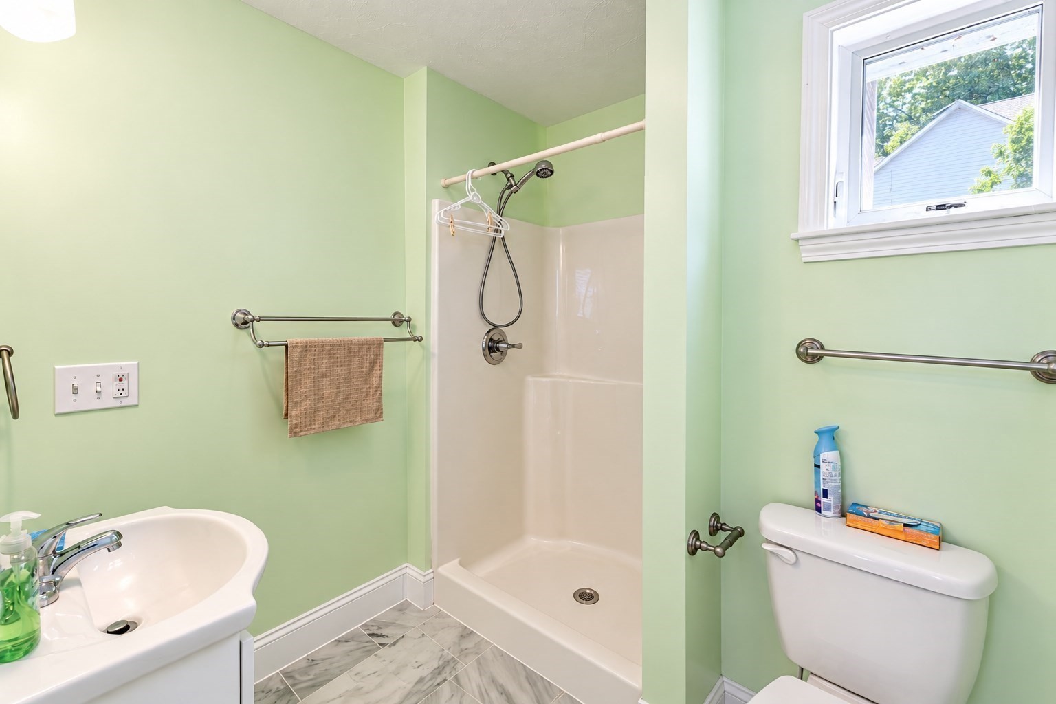 156 Elmwood Ave # B Property Photo 16
