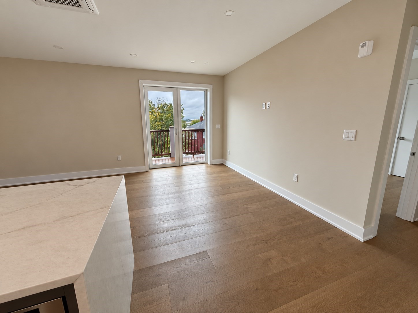 804 East 7th Street # 302 Property Photo 4