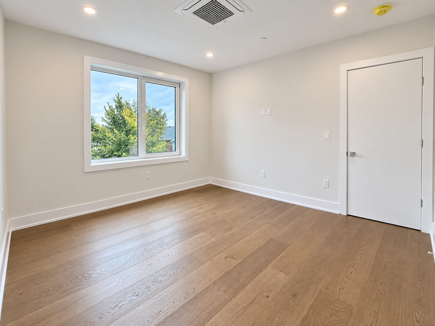 804 East 7th Street # 302 Property Photo 8