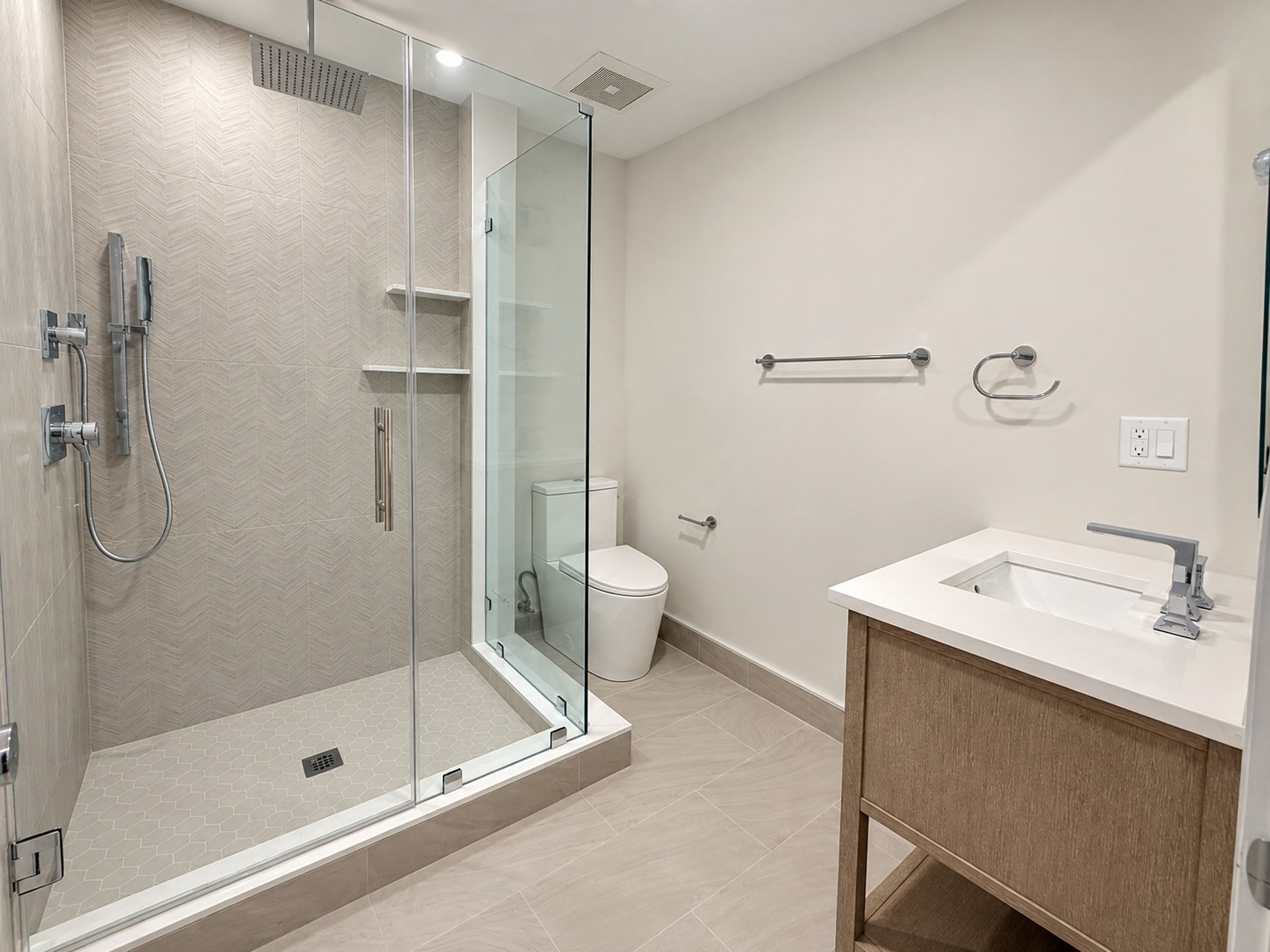 804 East 7th Street # 302 Property Photo 9