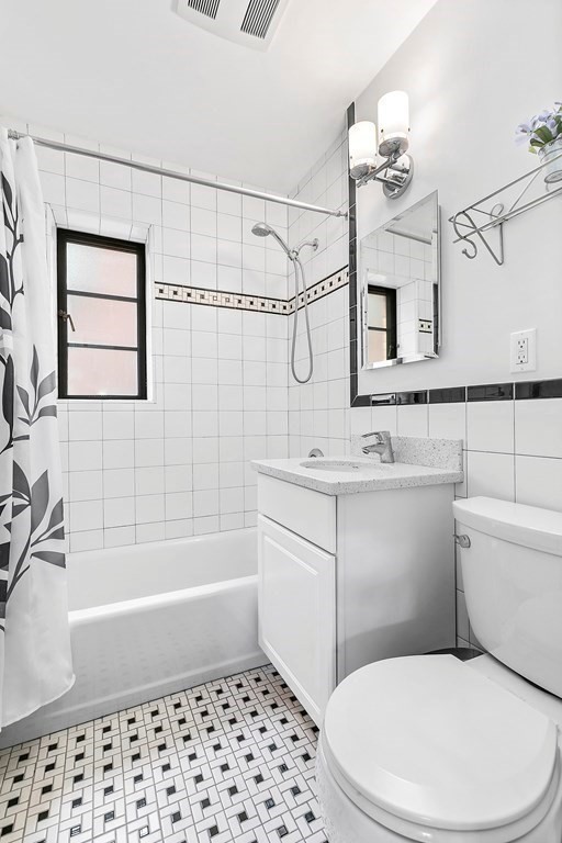 69 Strathmore Rd # 6 Property Photo 7