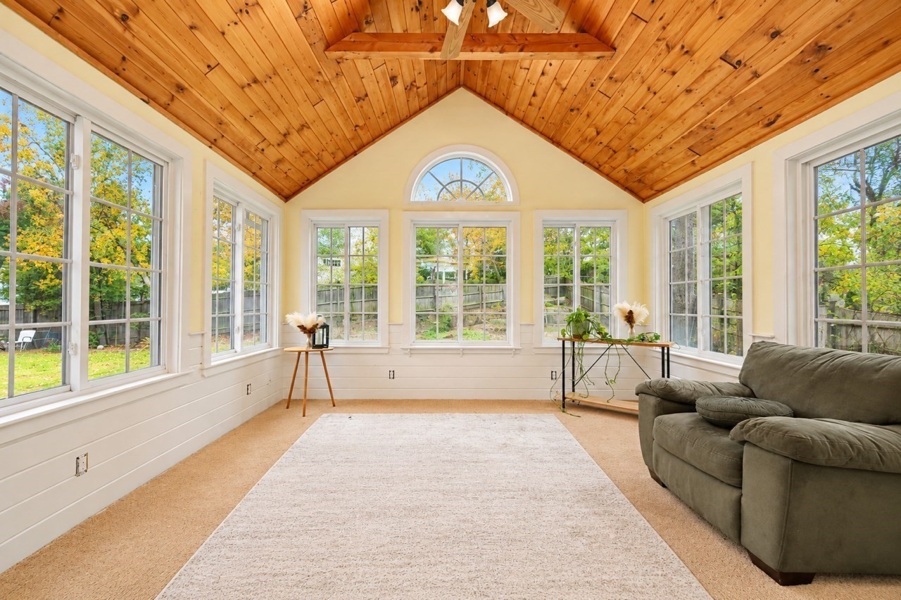 80 Bow Ridge Property Photo 6