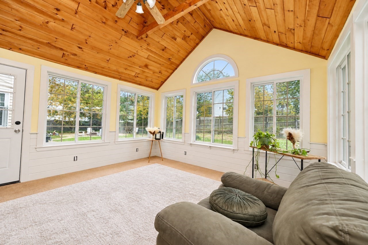 80 Bow Ridge Property Photo 7