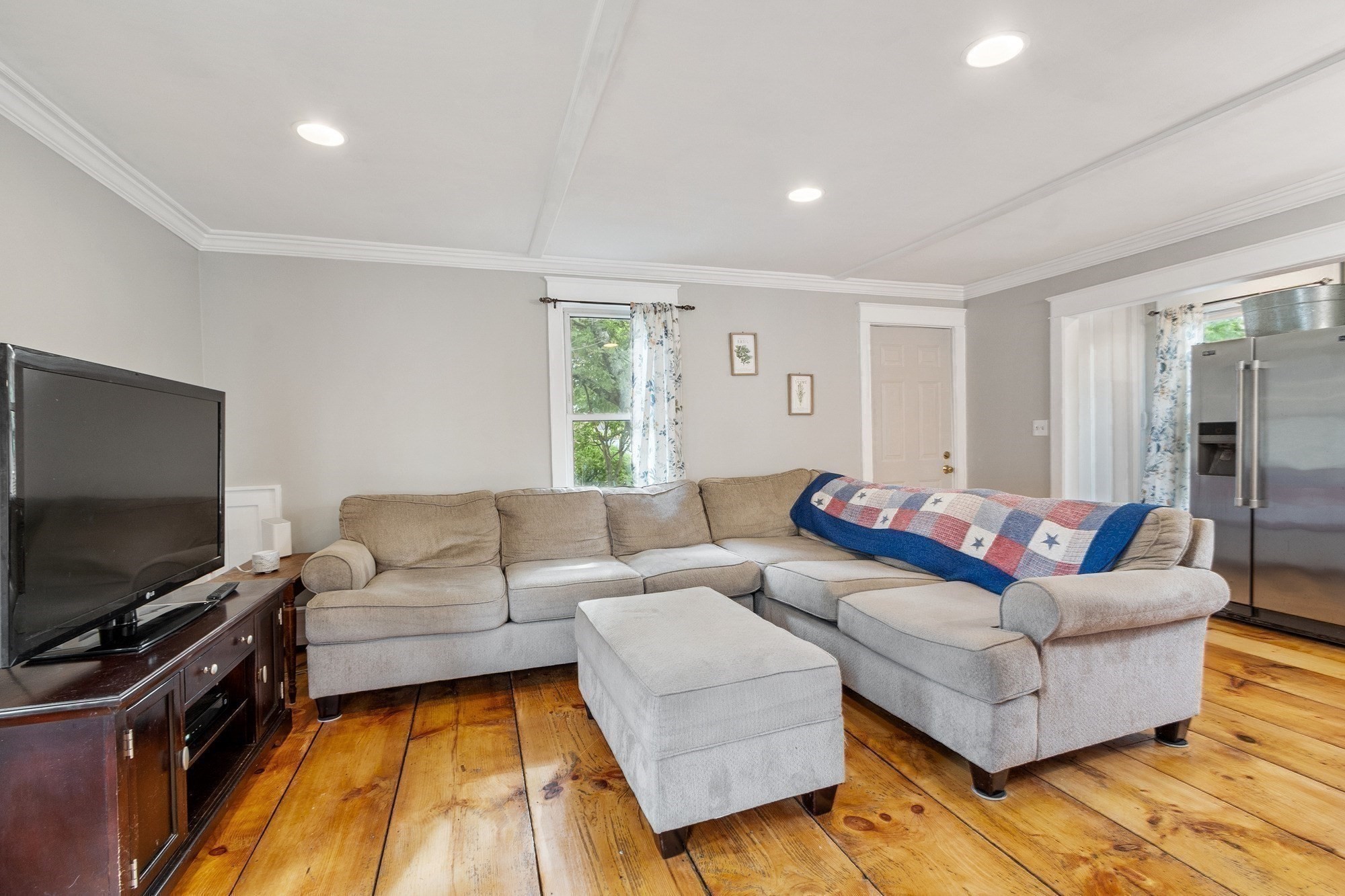 2 Hill St Property Photo 8