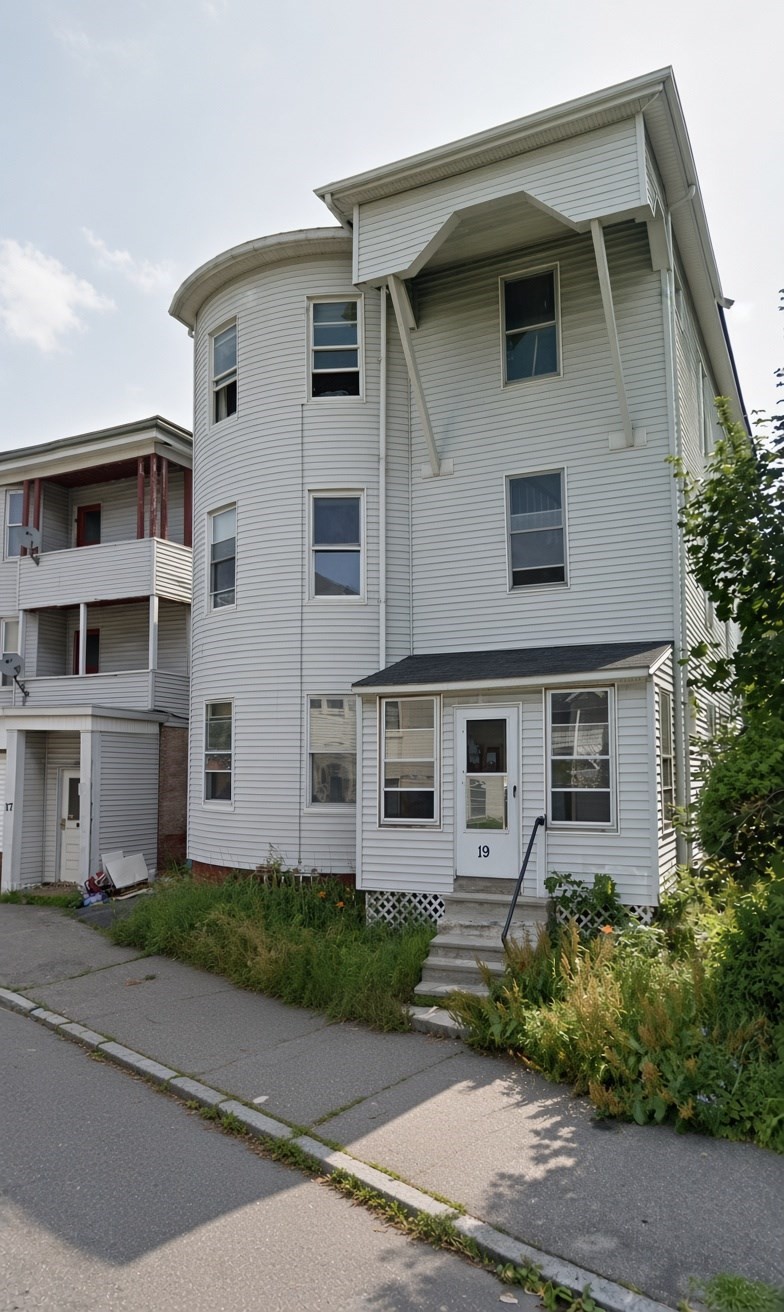 19 Perry Ave Property Photo 1