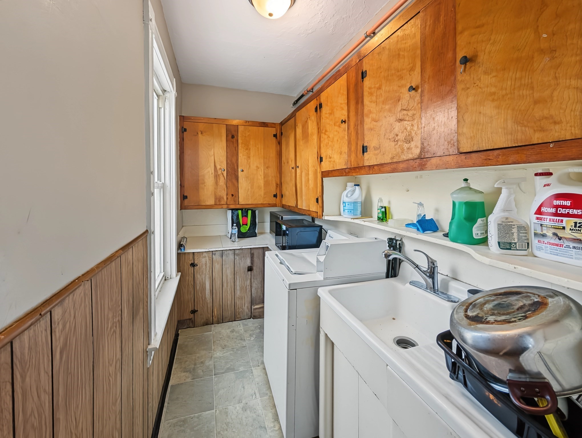 19 Perry Ave Property Photo 6