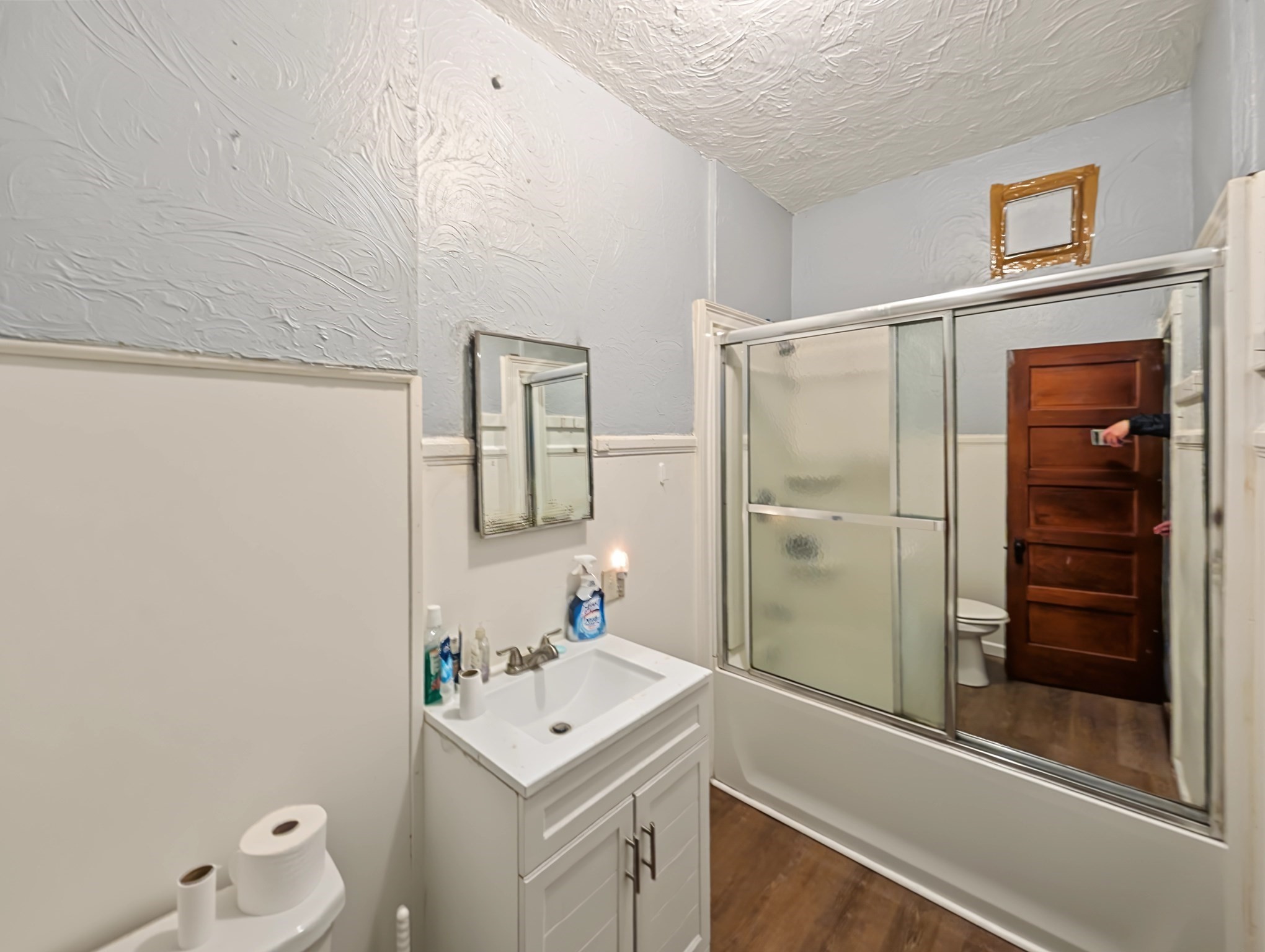 19 Perry Ave Property Photo 8