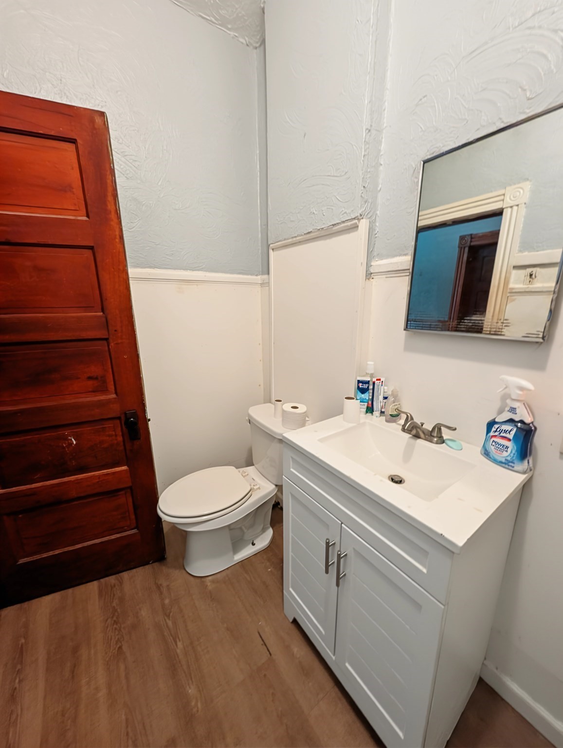 19 Perry Ave Property Photo 10