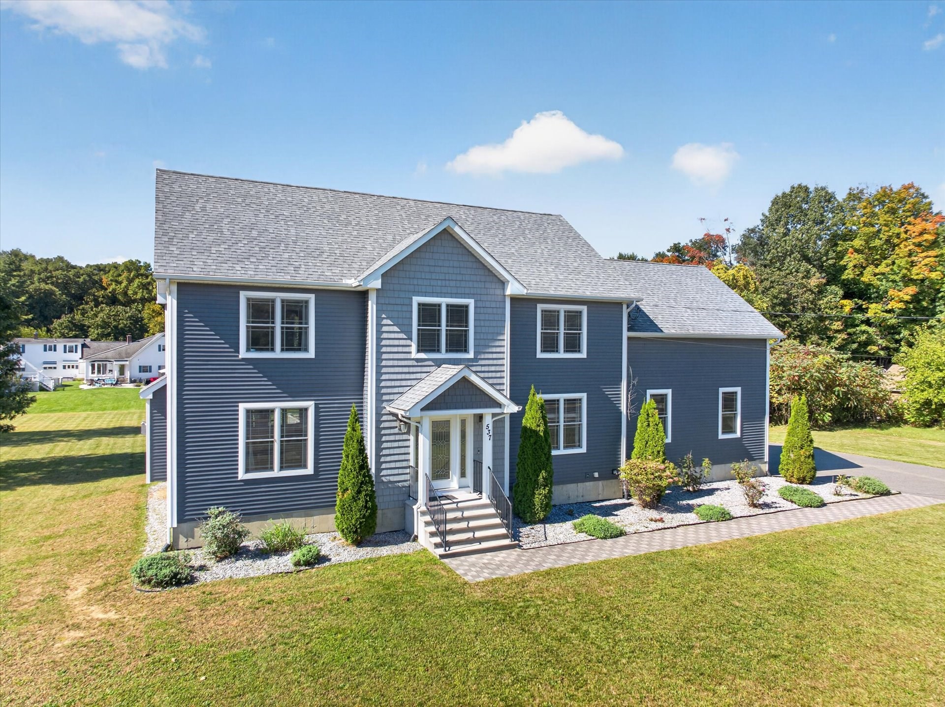 537 Southwick Rd