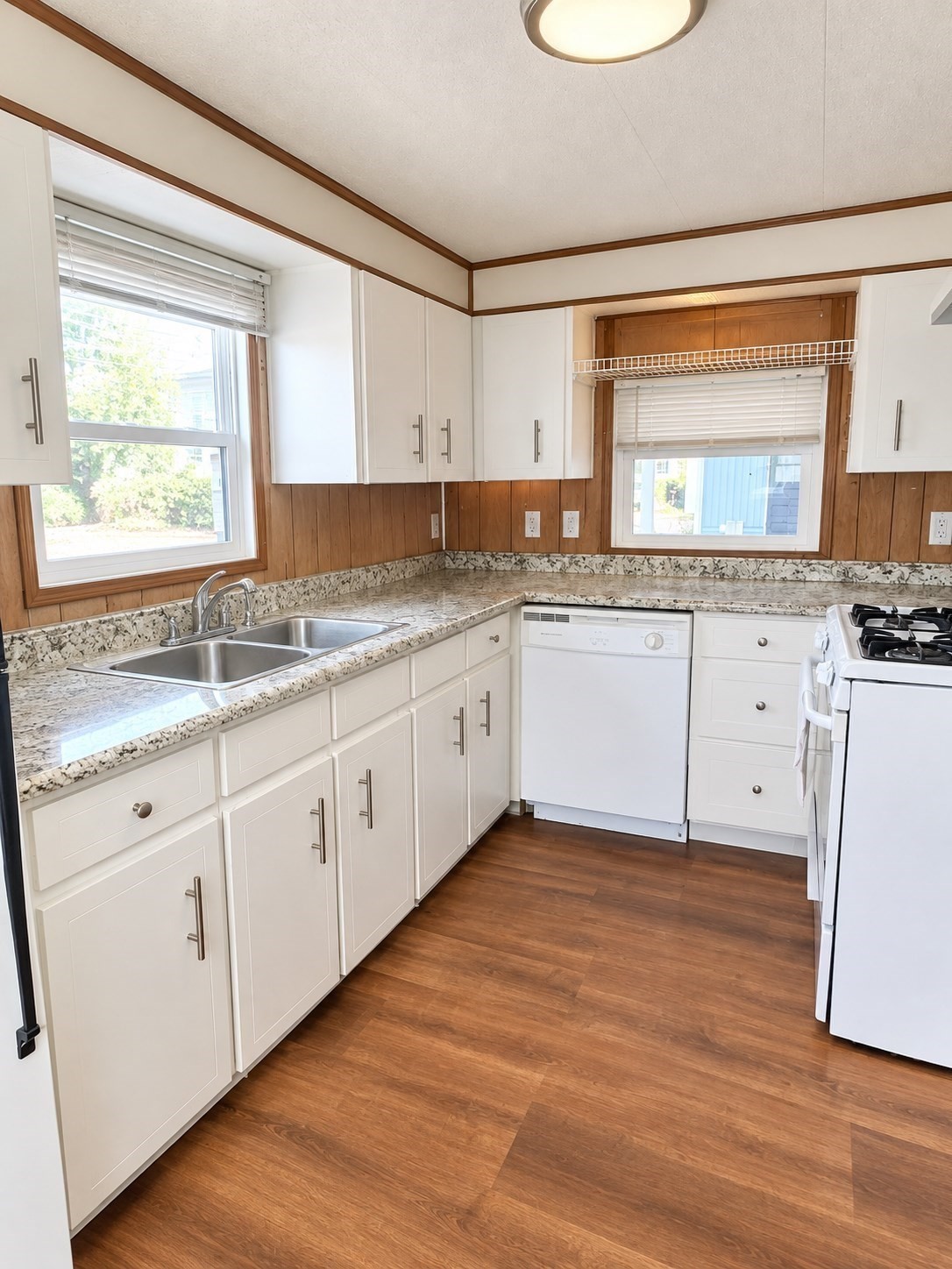 300 East Washington St # R30 Property Photo 3