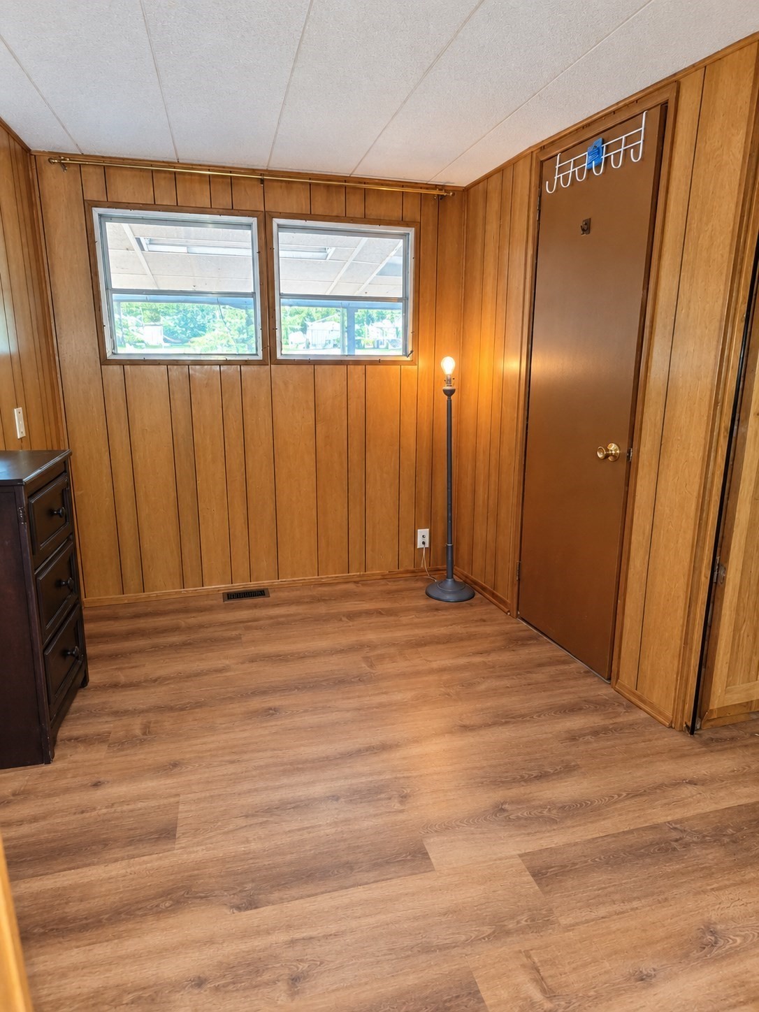 300 East Washington St # R30 Property Photo 7