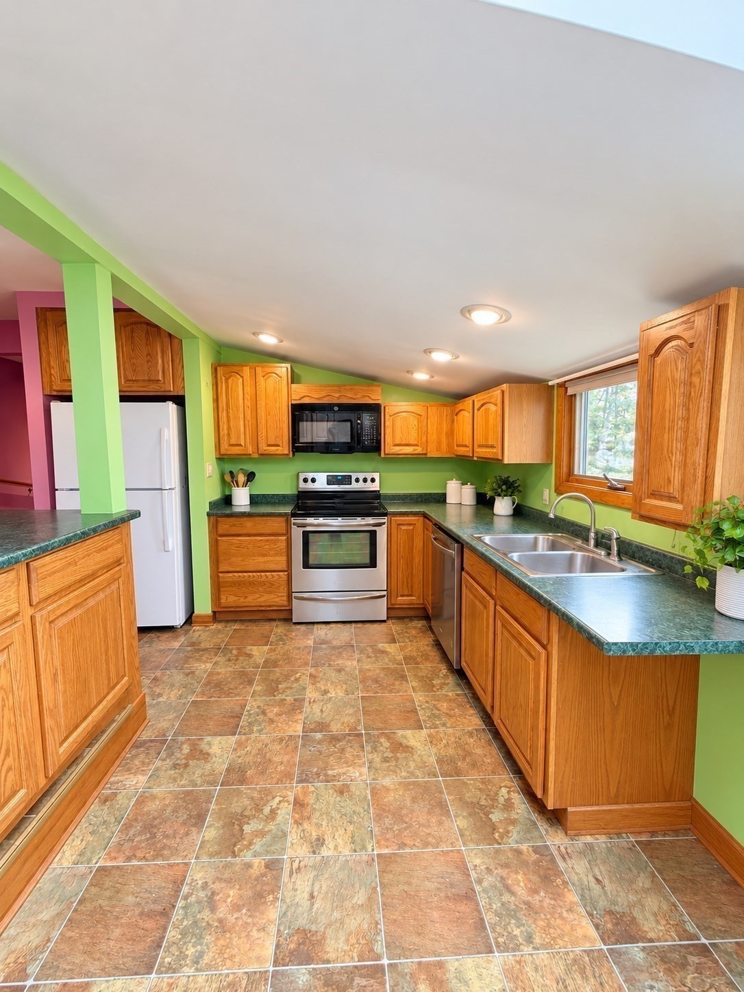 25 Whisper Ln Property Photo 17