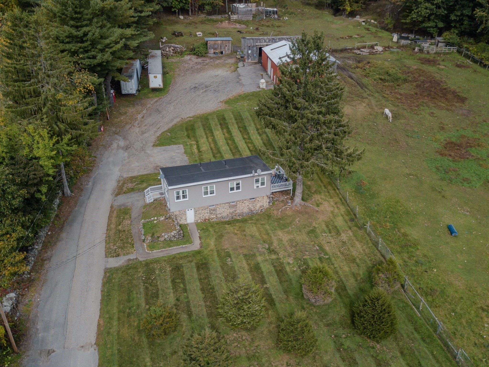 183 Ab Main St Property Photo 3