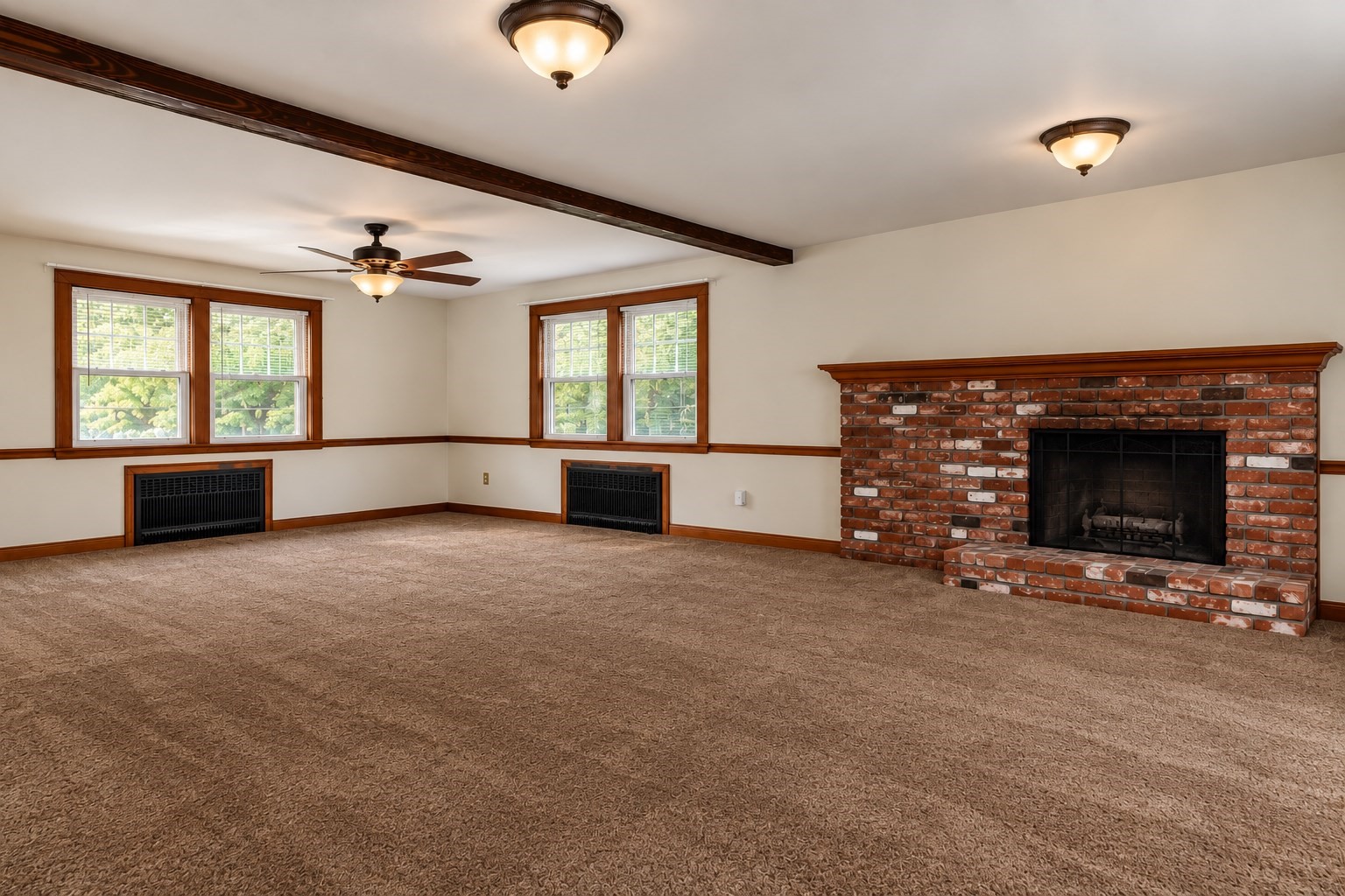 51 Whipple Rd Property Photo 3