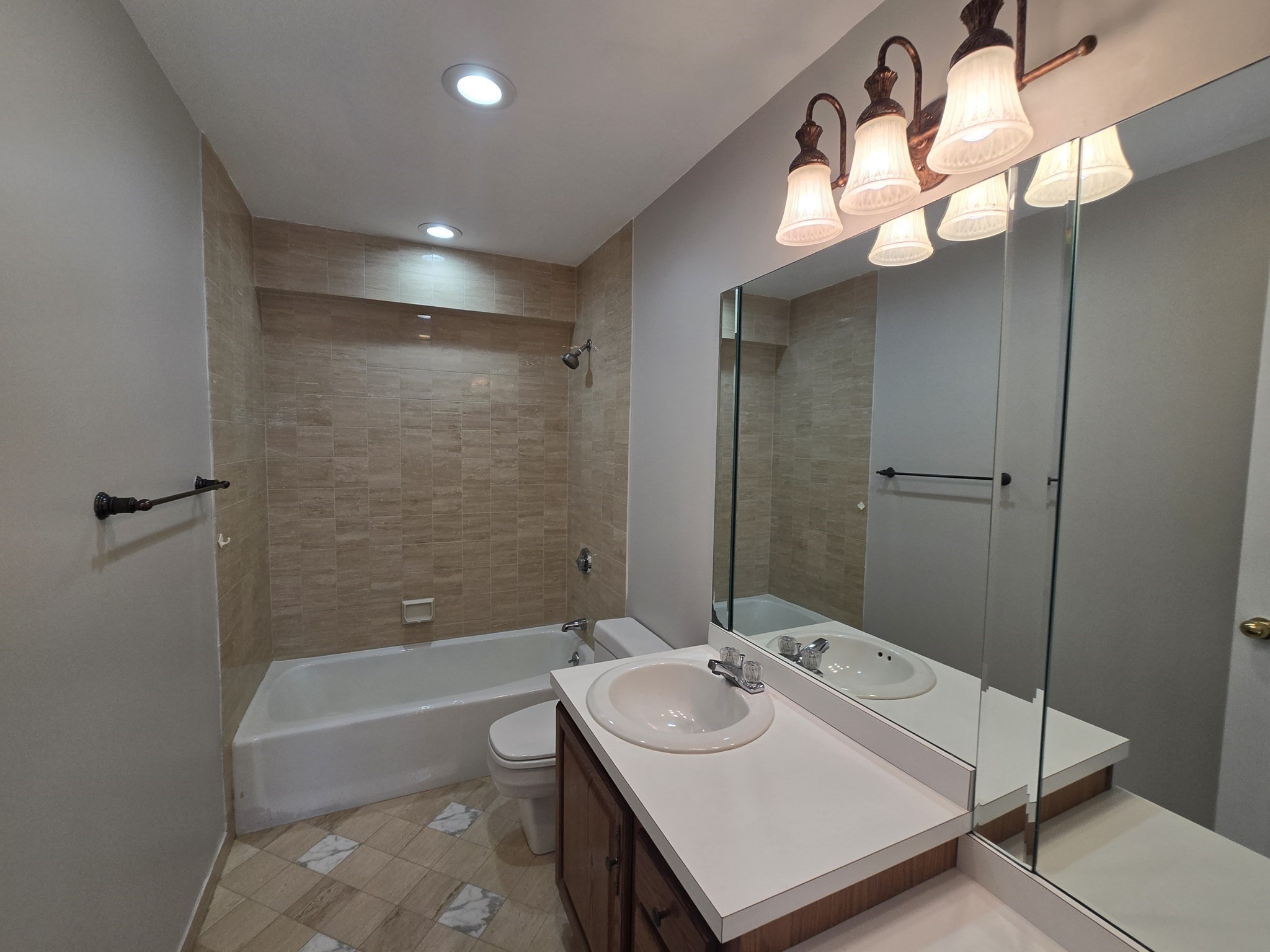 500 Washington St # 409 Property Photo 27