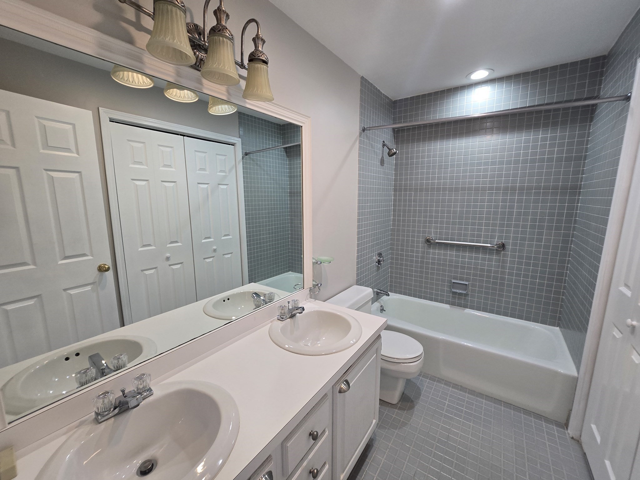 500 Washington St # 409 Property Photo 32