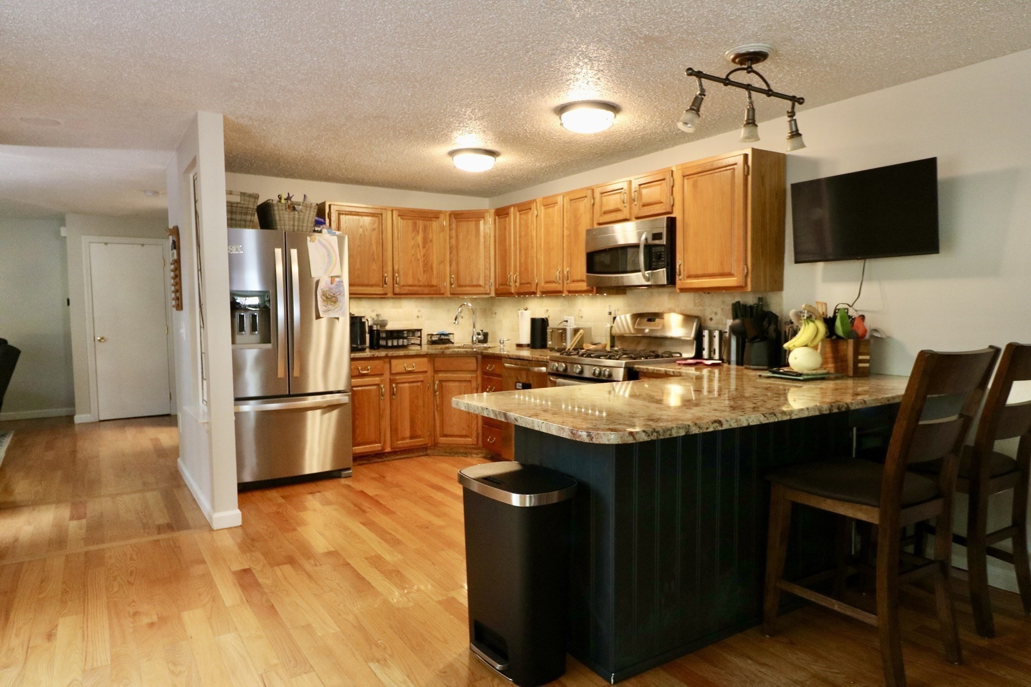 25b Country Club Ln # B Property Photo 3