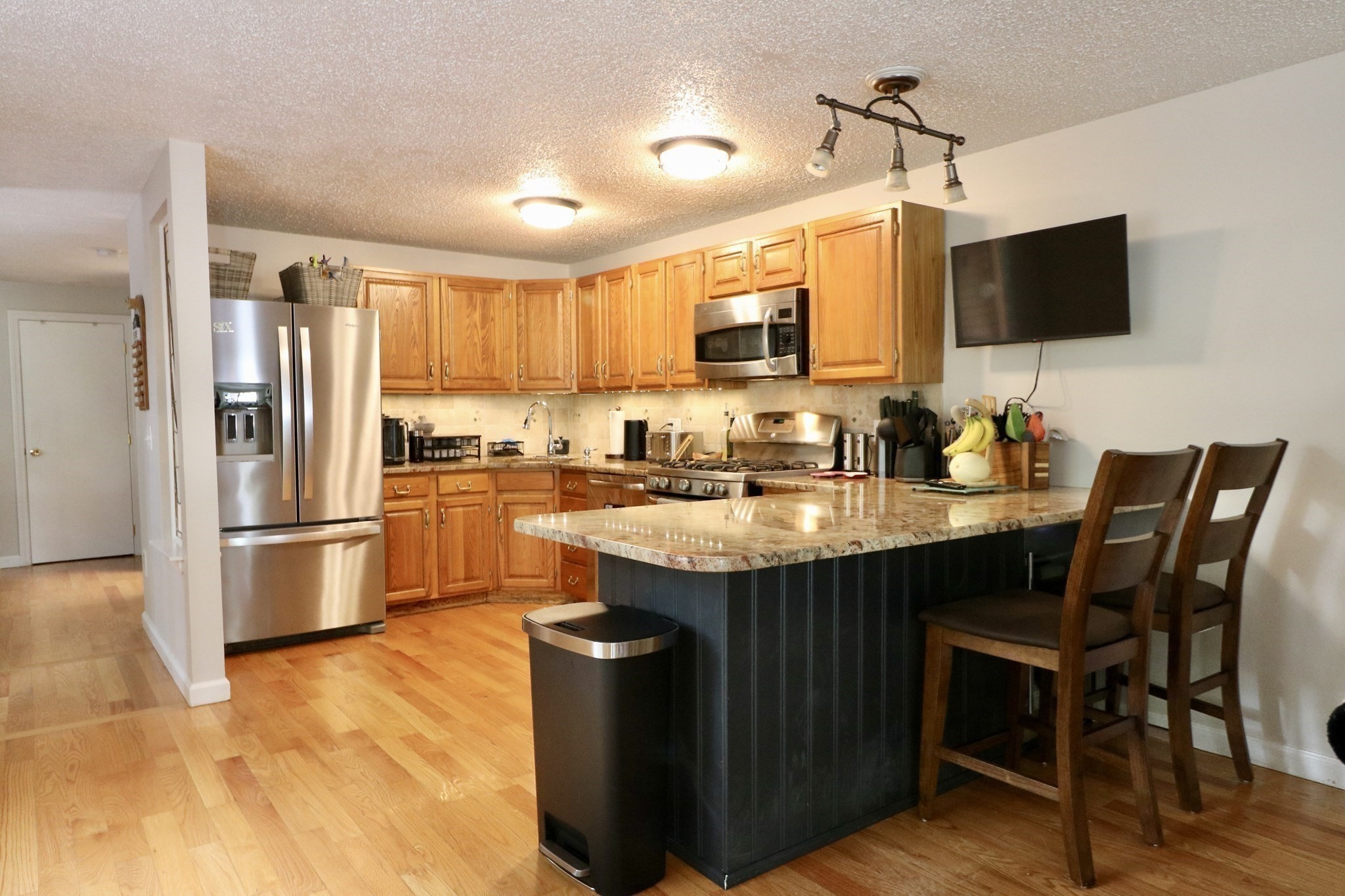 25b Country Club Ln # B Property Photo 4