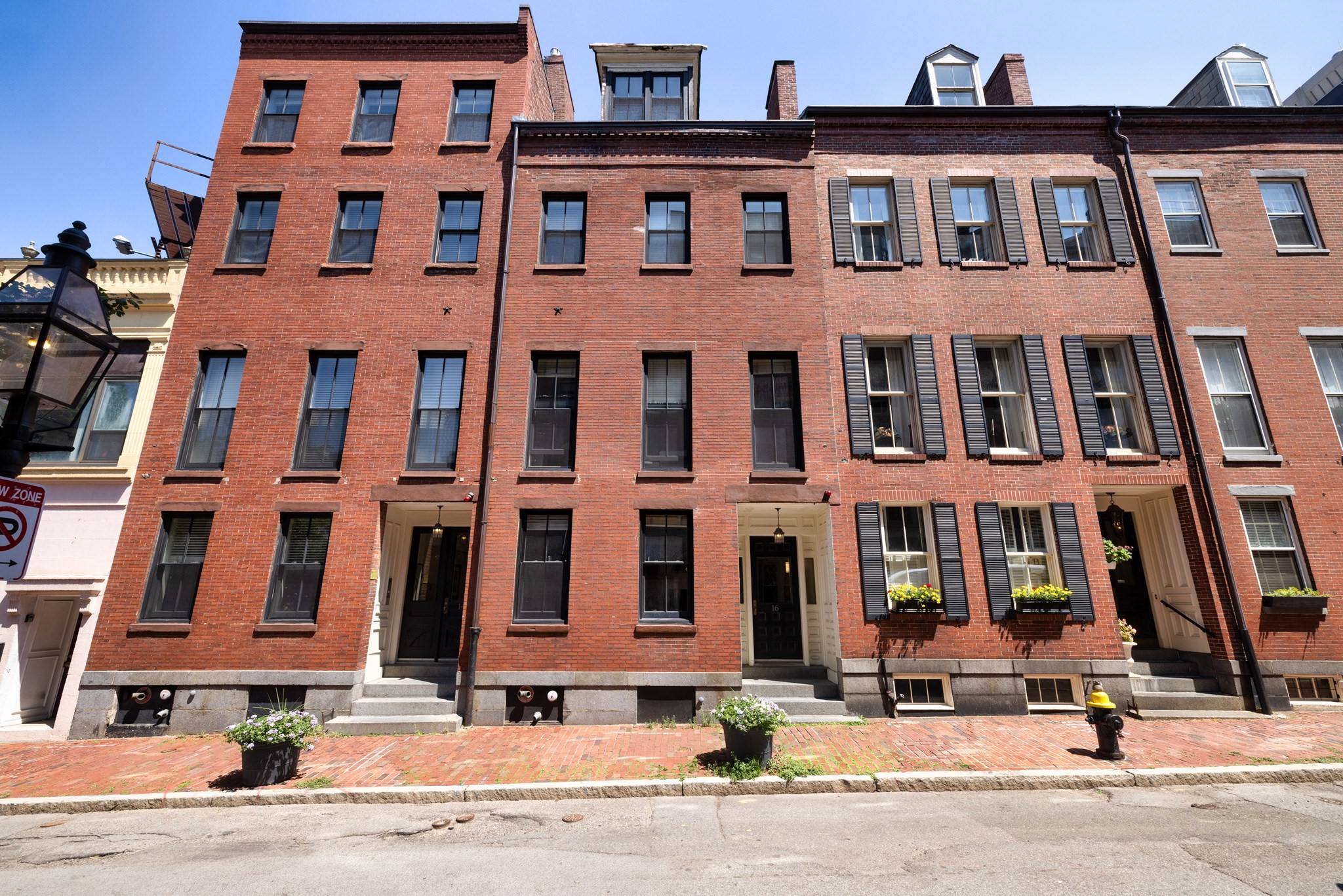 16 Temple Street Property Photo 1