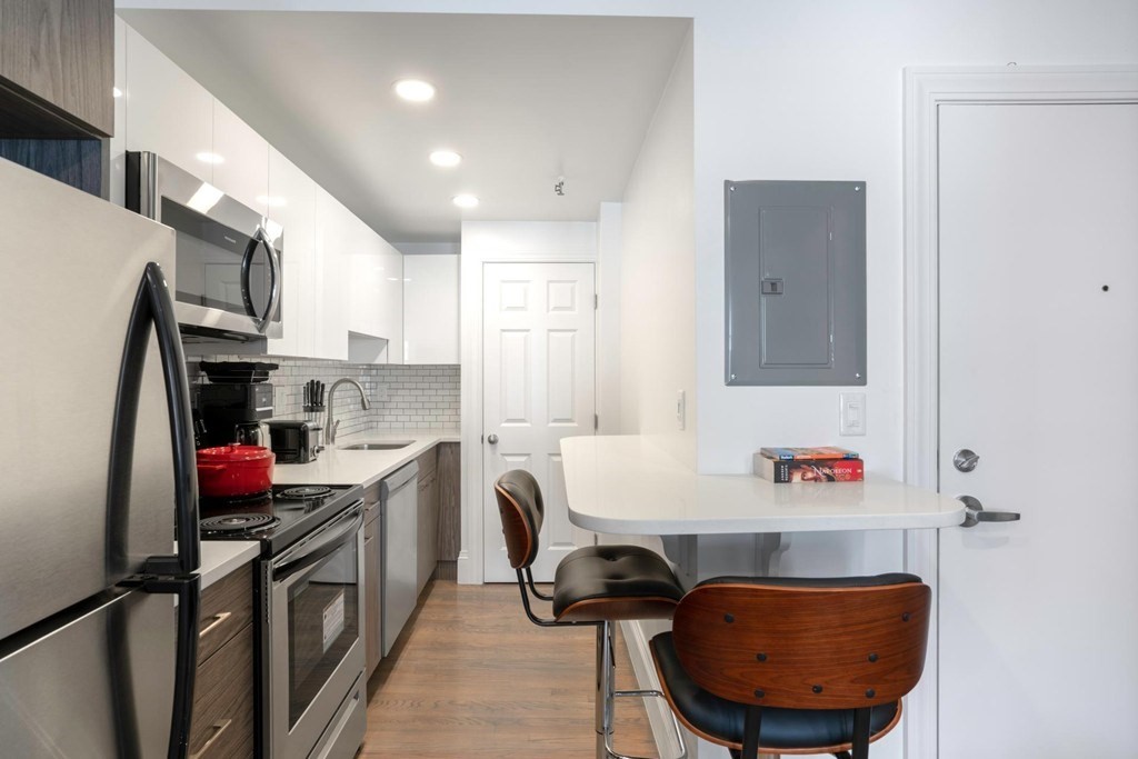 503 Beacon Street Property Photo 5