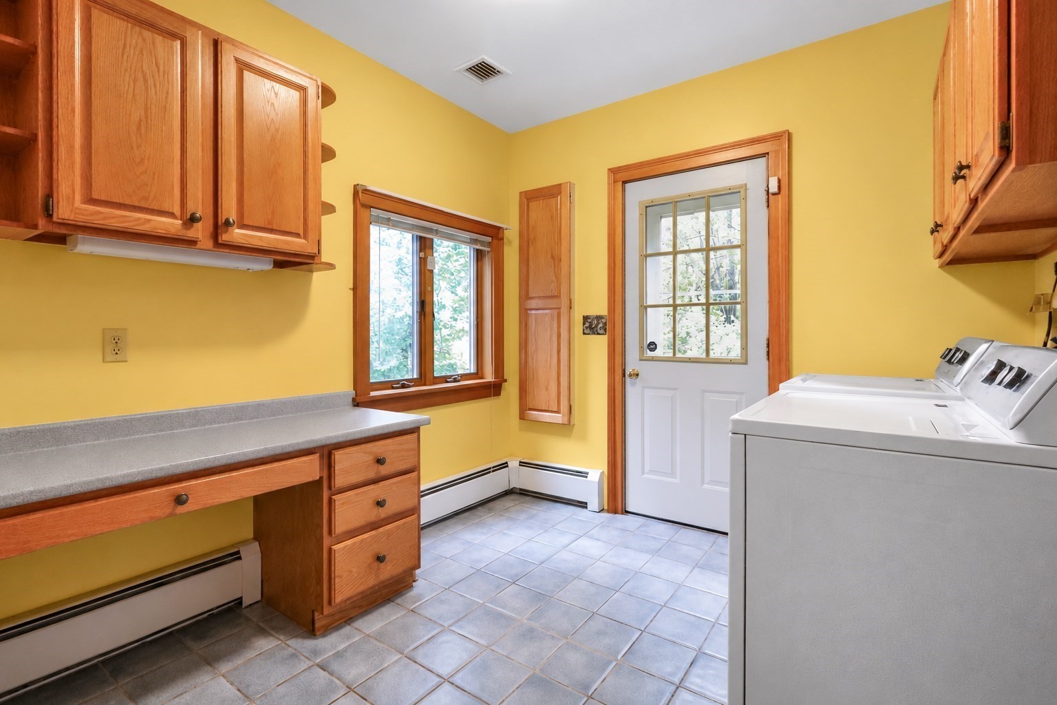 3 Amidon Ave Property Photo 7