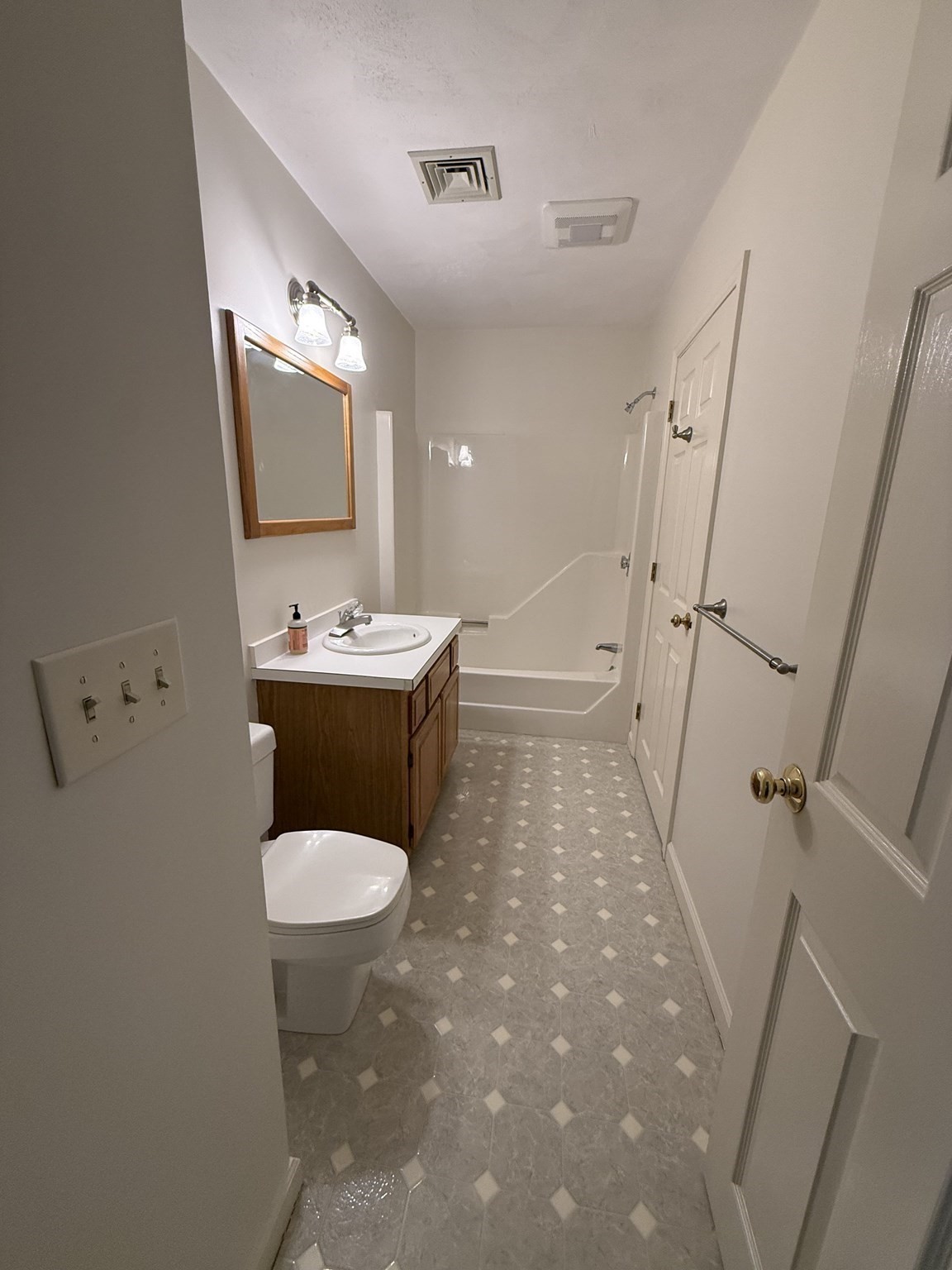 15 Stallbrook Rd # 15 Property Photo 11