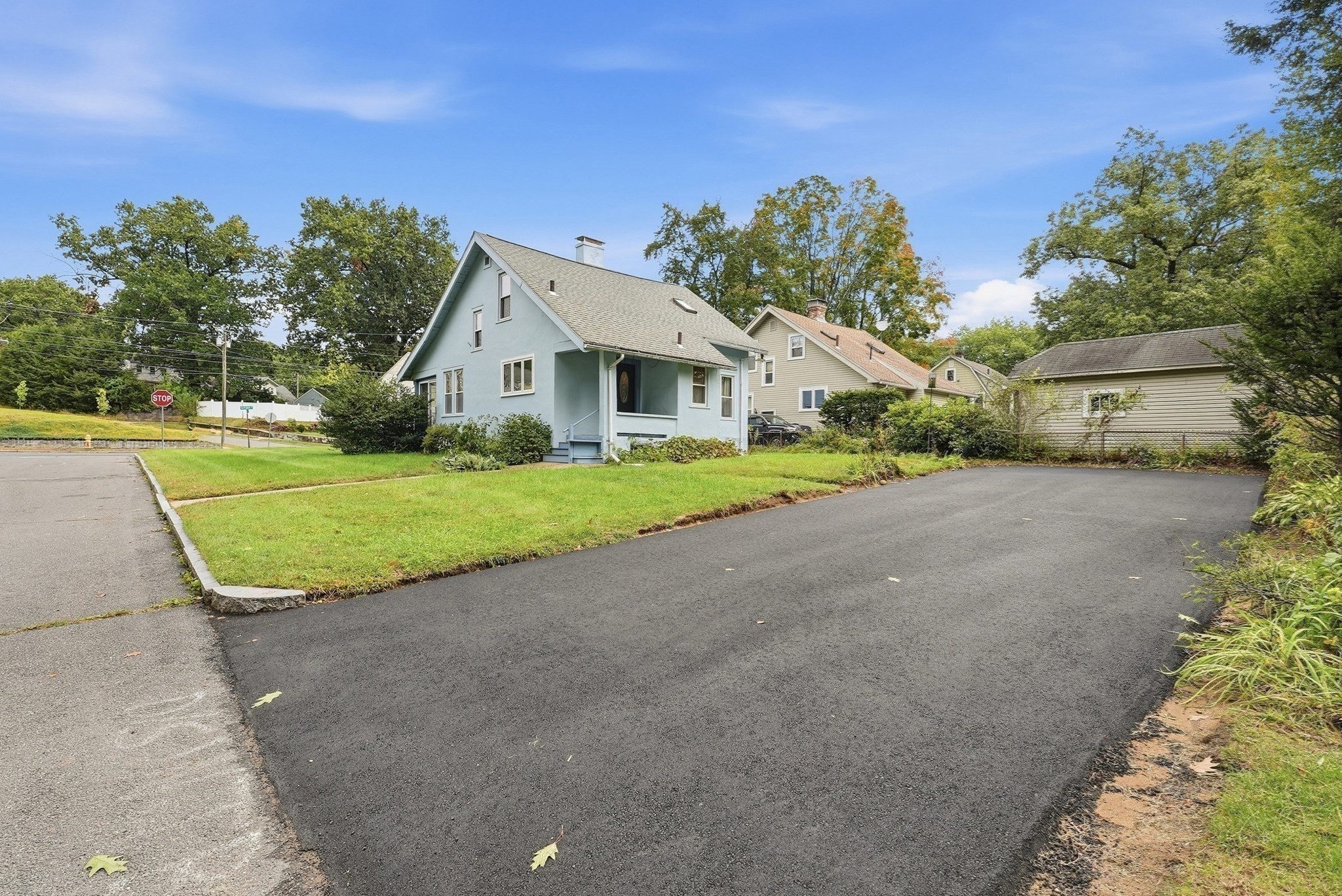 102 Tiffany St Property Photo 2