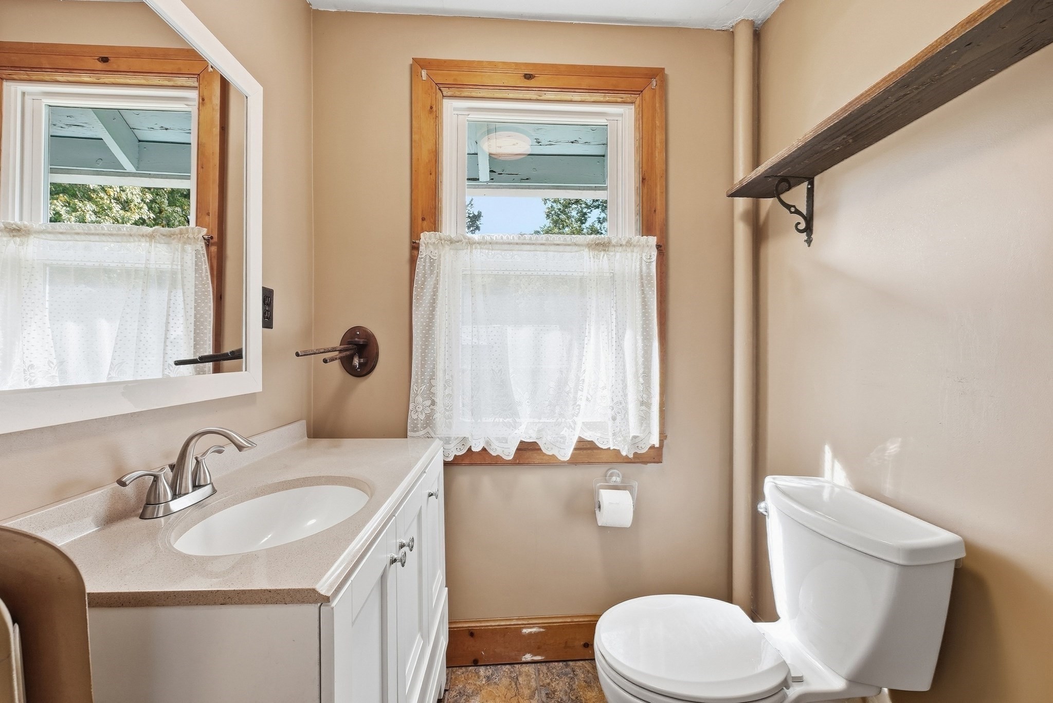 102 Tiffany St Property Photo 25