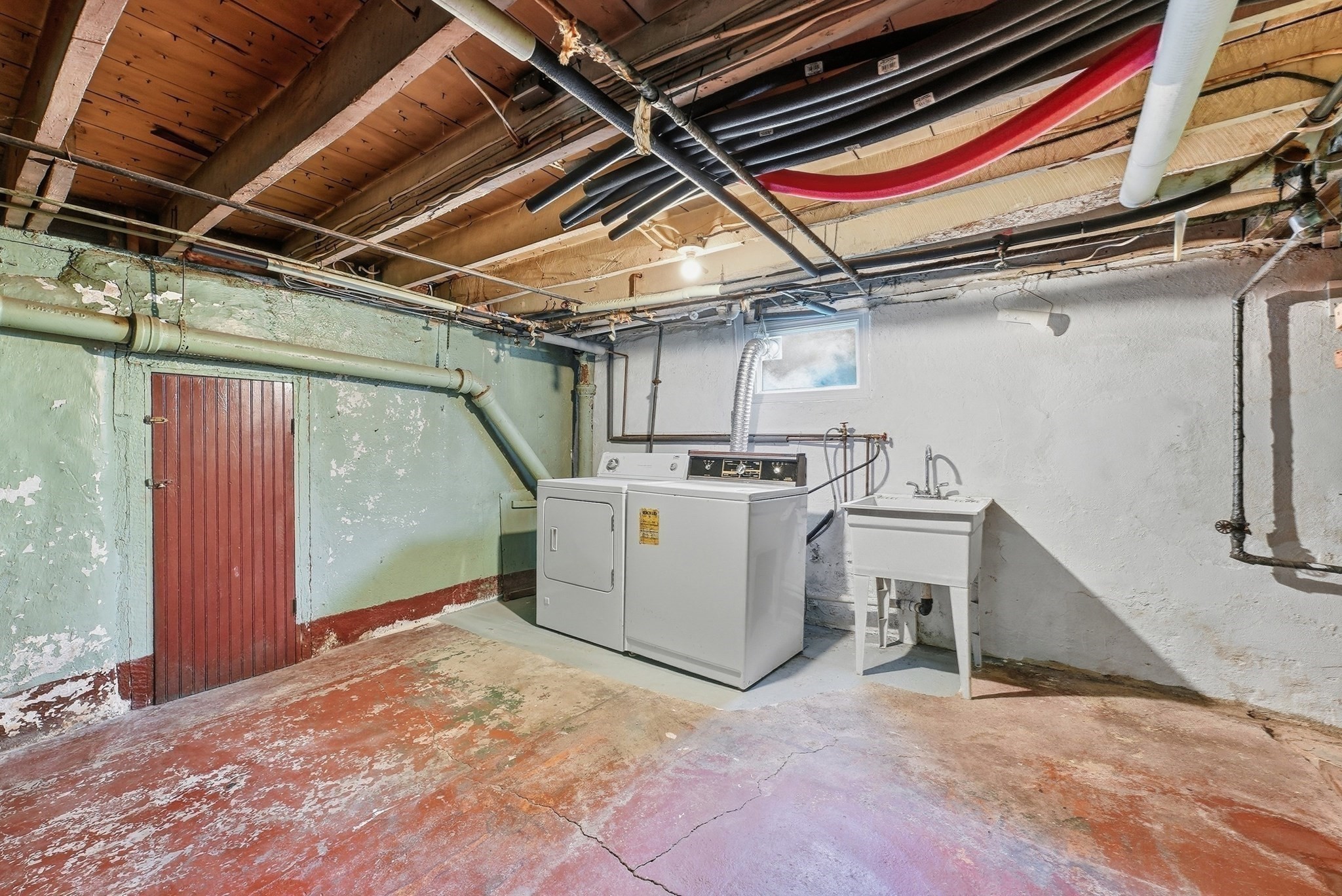 102 Tiffany St Property Photo 28