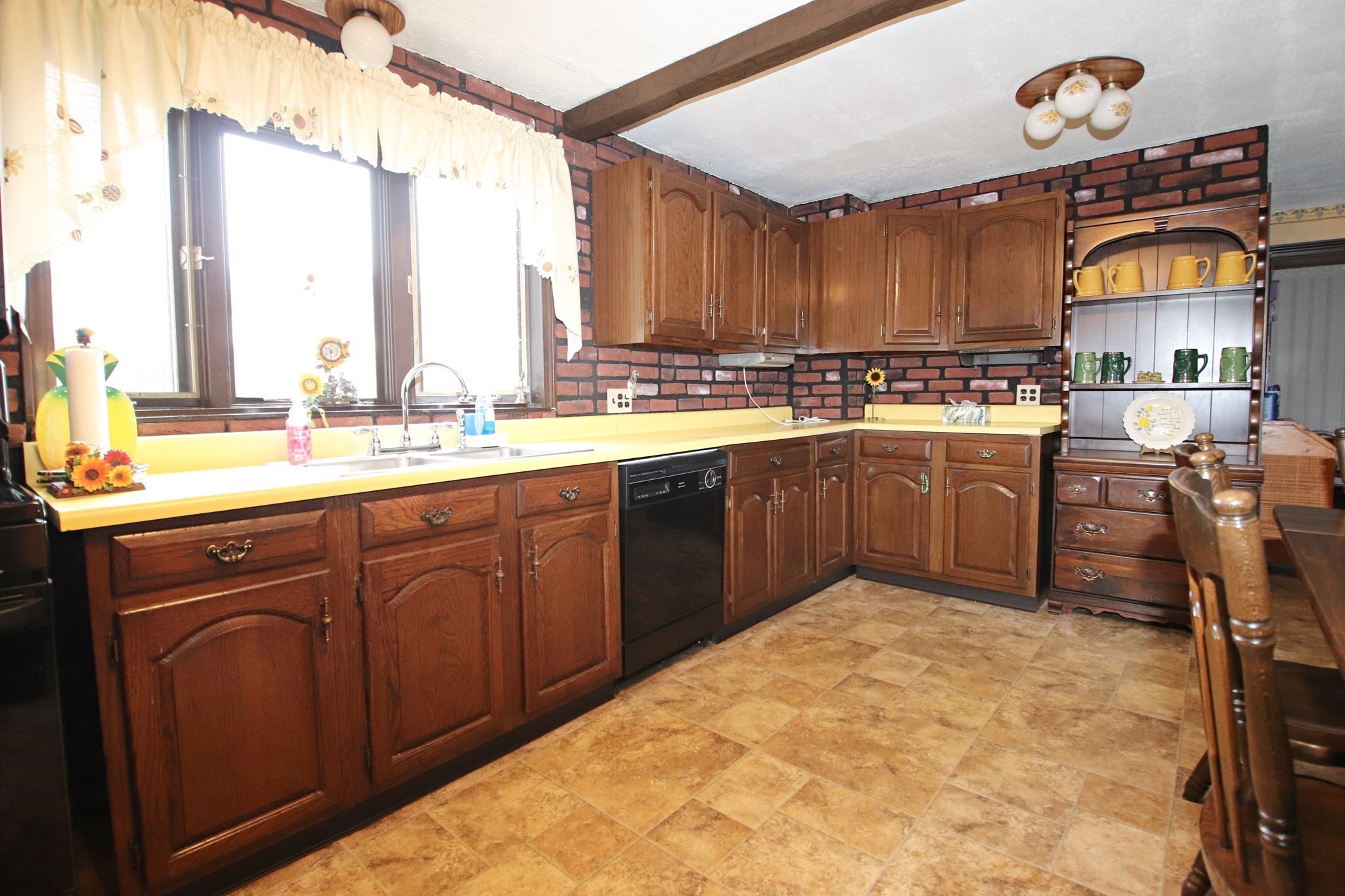 15 Lewis Lane Property Photo 2