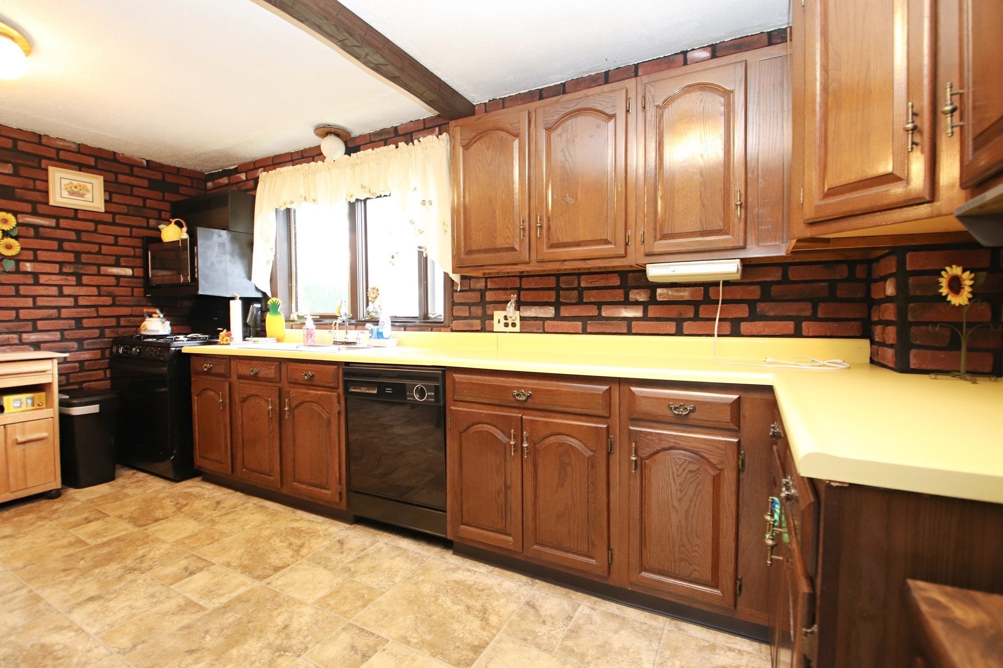 15 Lewis Lane Property Photo 3
