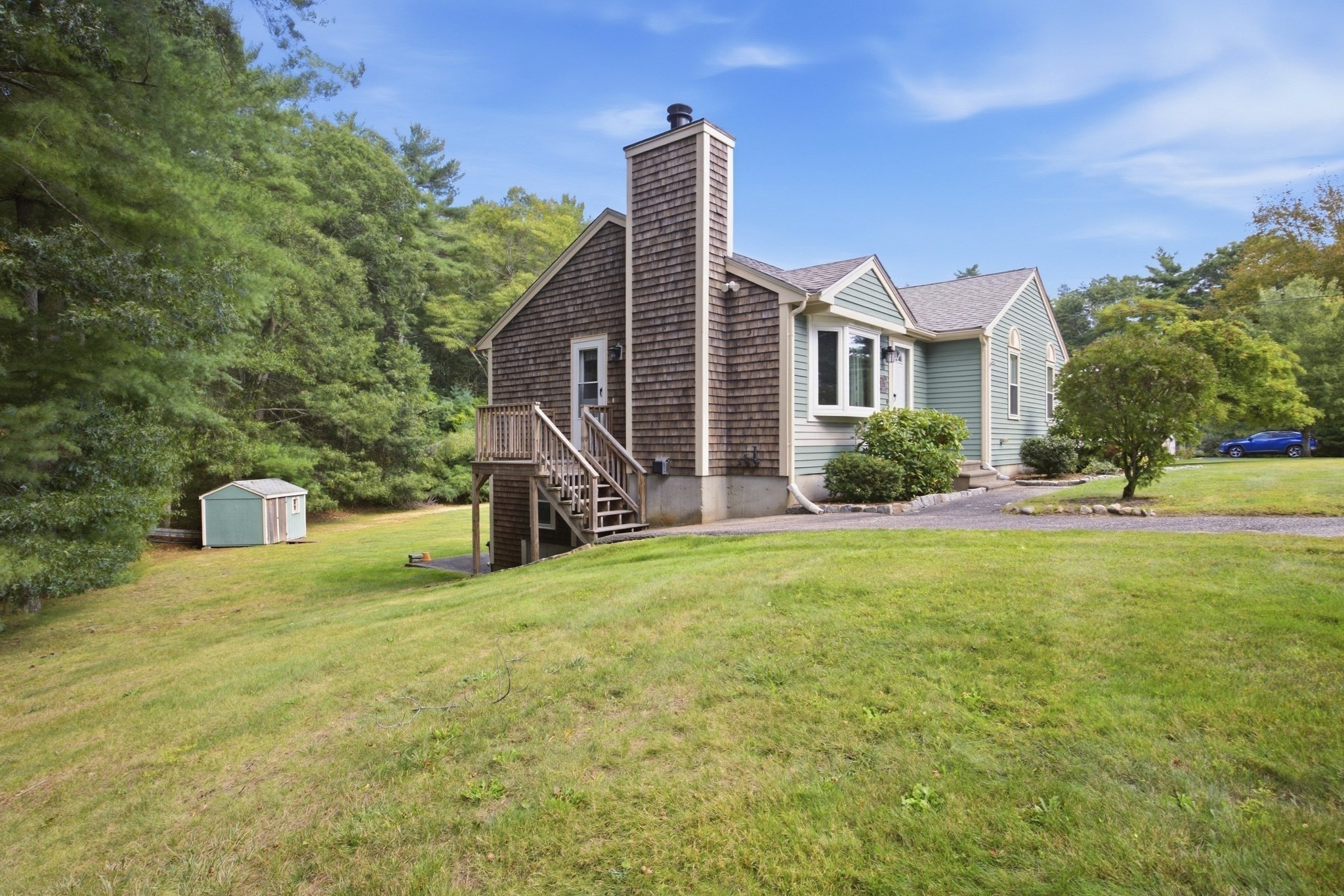 307 Elm St Property Photo 3