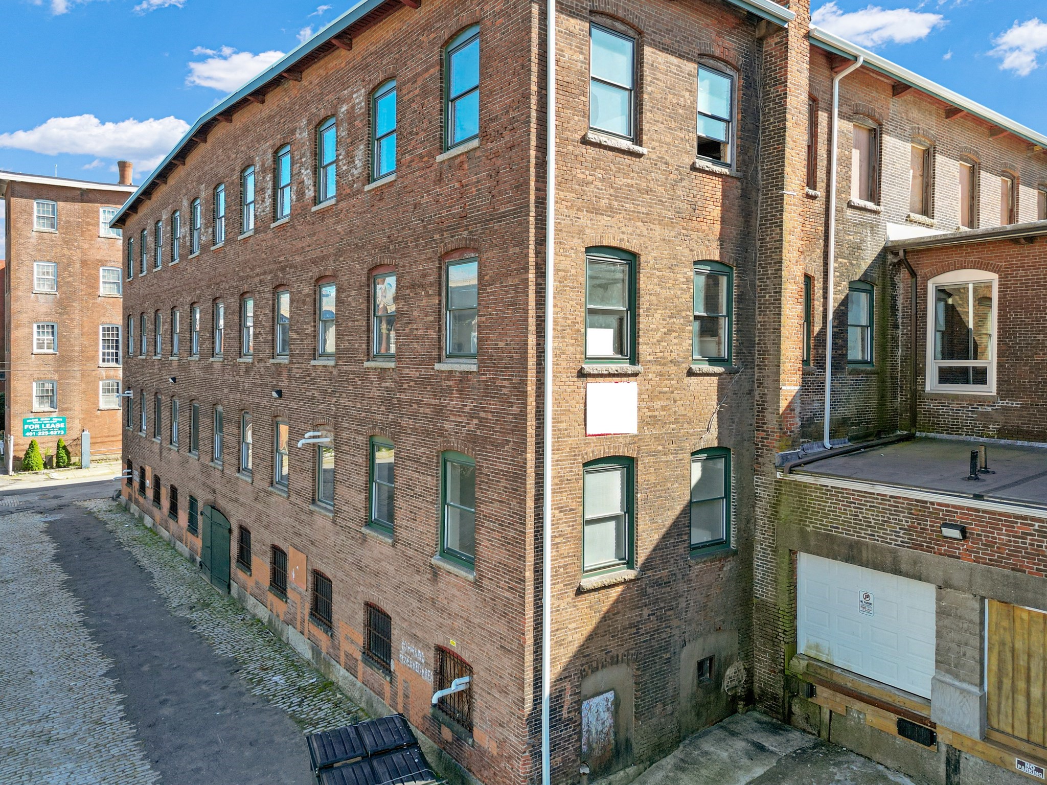 28 Anawan St. Property Photo 10