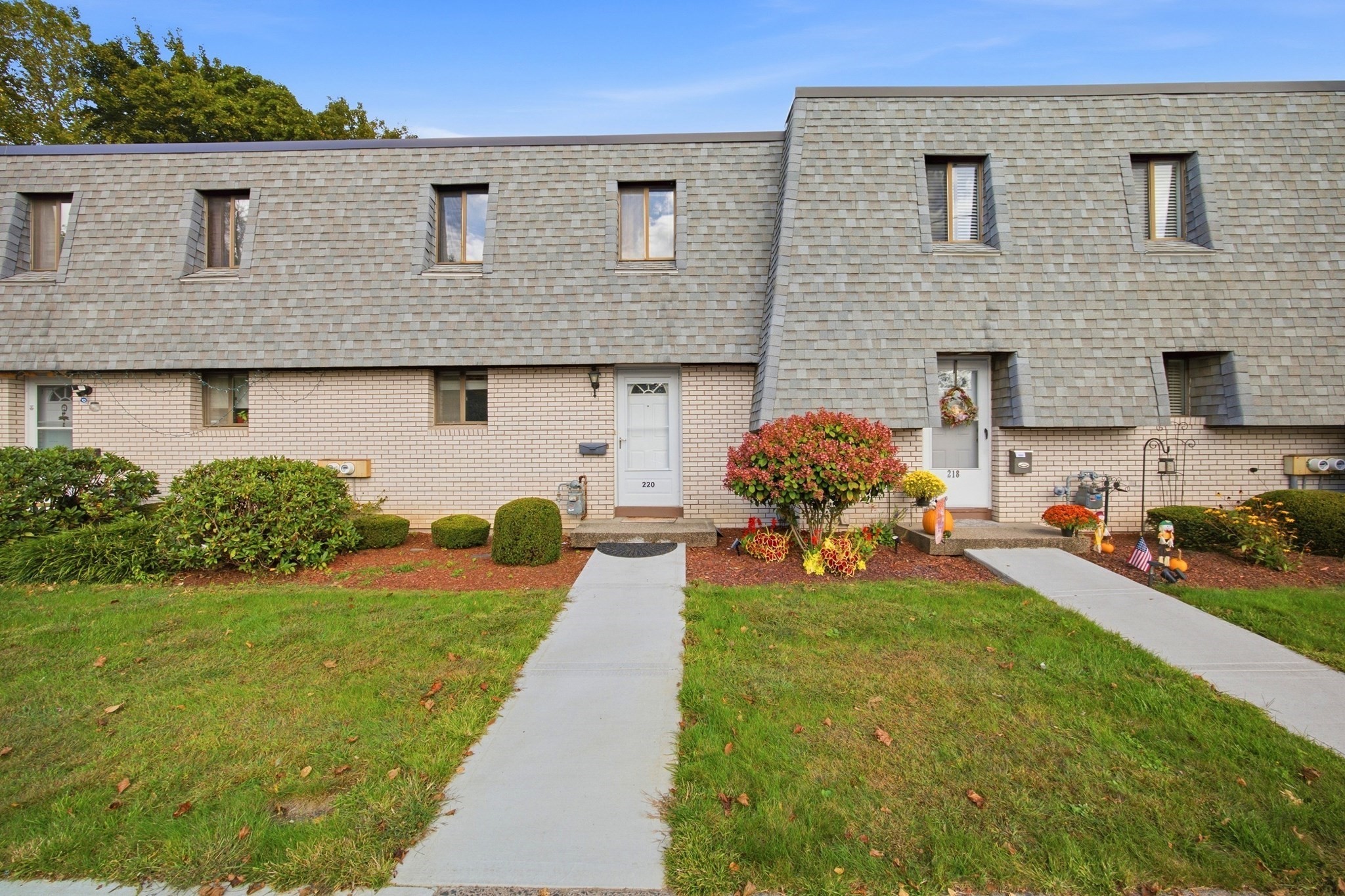 220 Beekman Dr # 220 Property Photo 1
