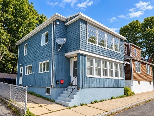 25 Home St Property Photo 2